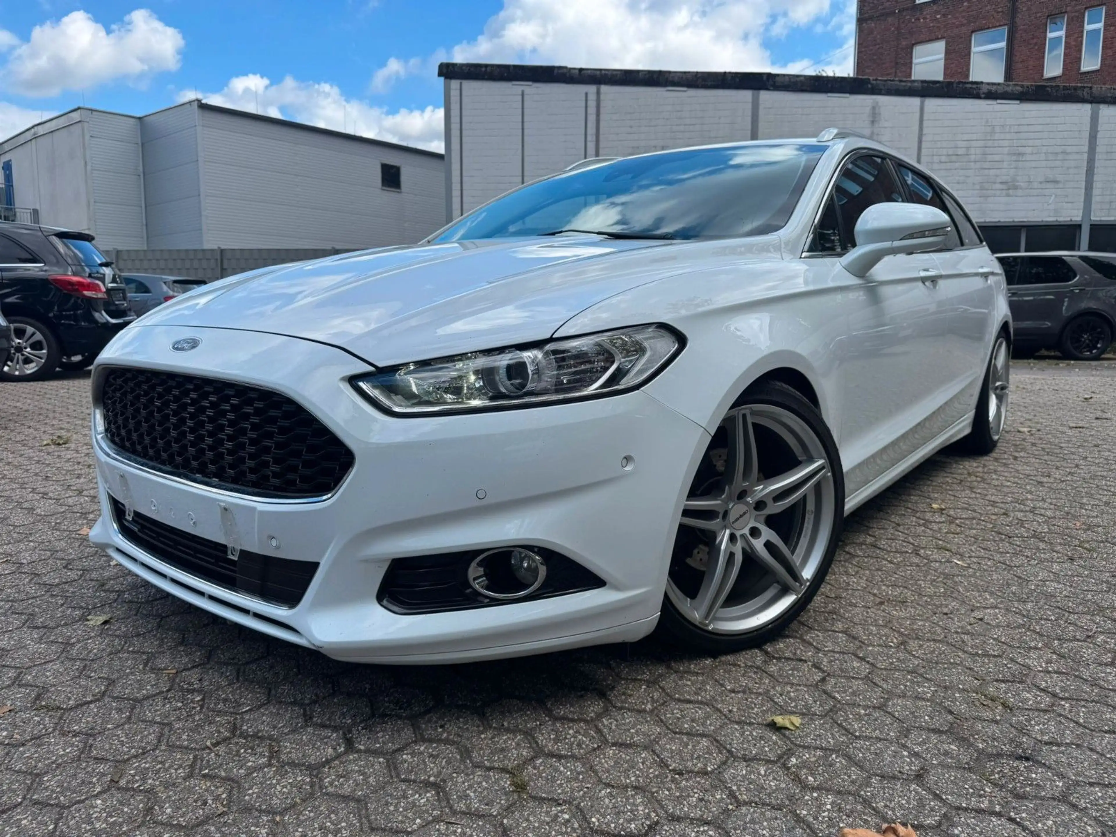 Ford Mondeo Turnier 2.0 TDCi  Titanium Automatik — photo 2