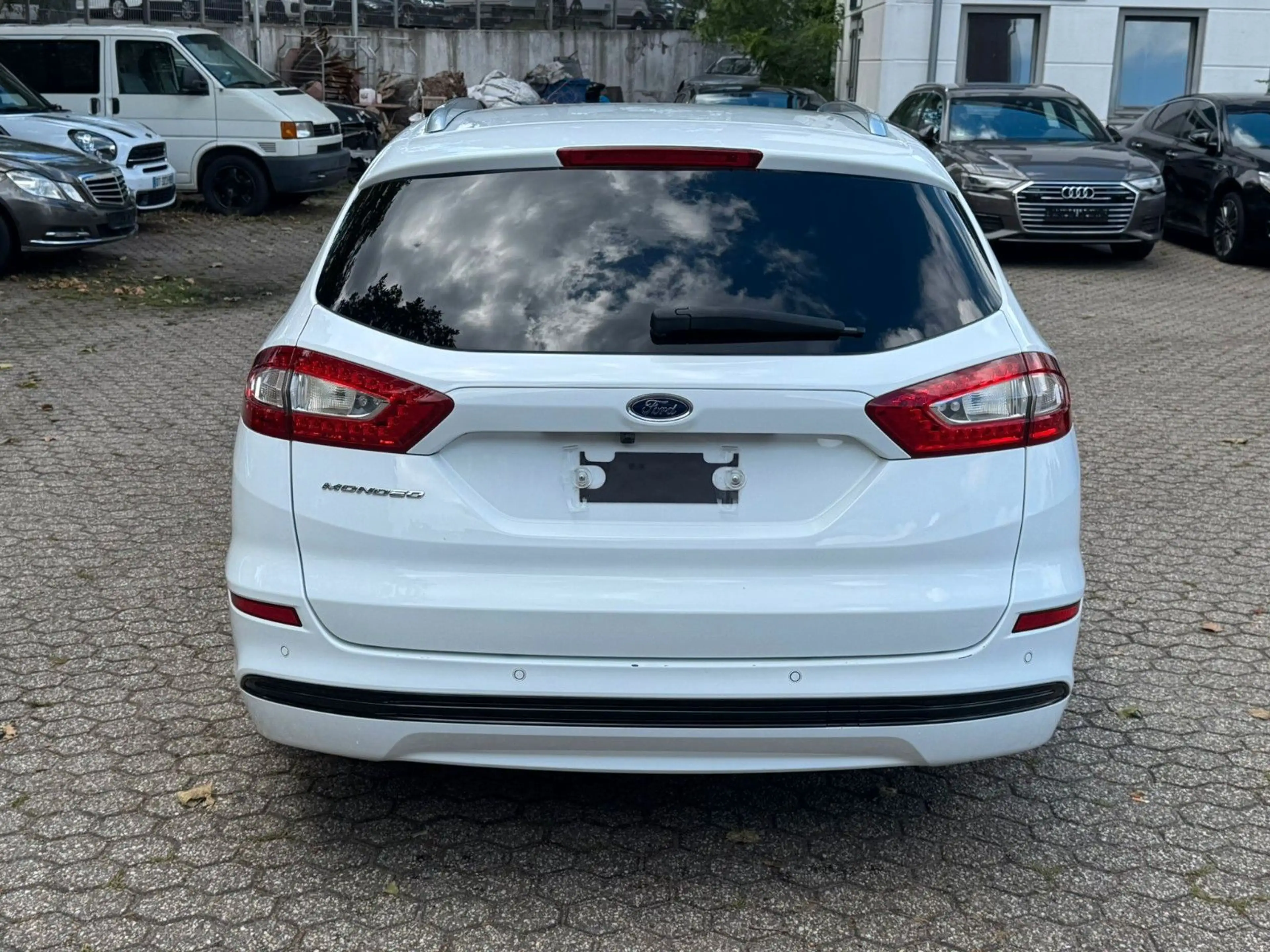 Ford Mondeo Turnier 2.0 TDCi  Titanium Automatik — photo 4