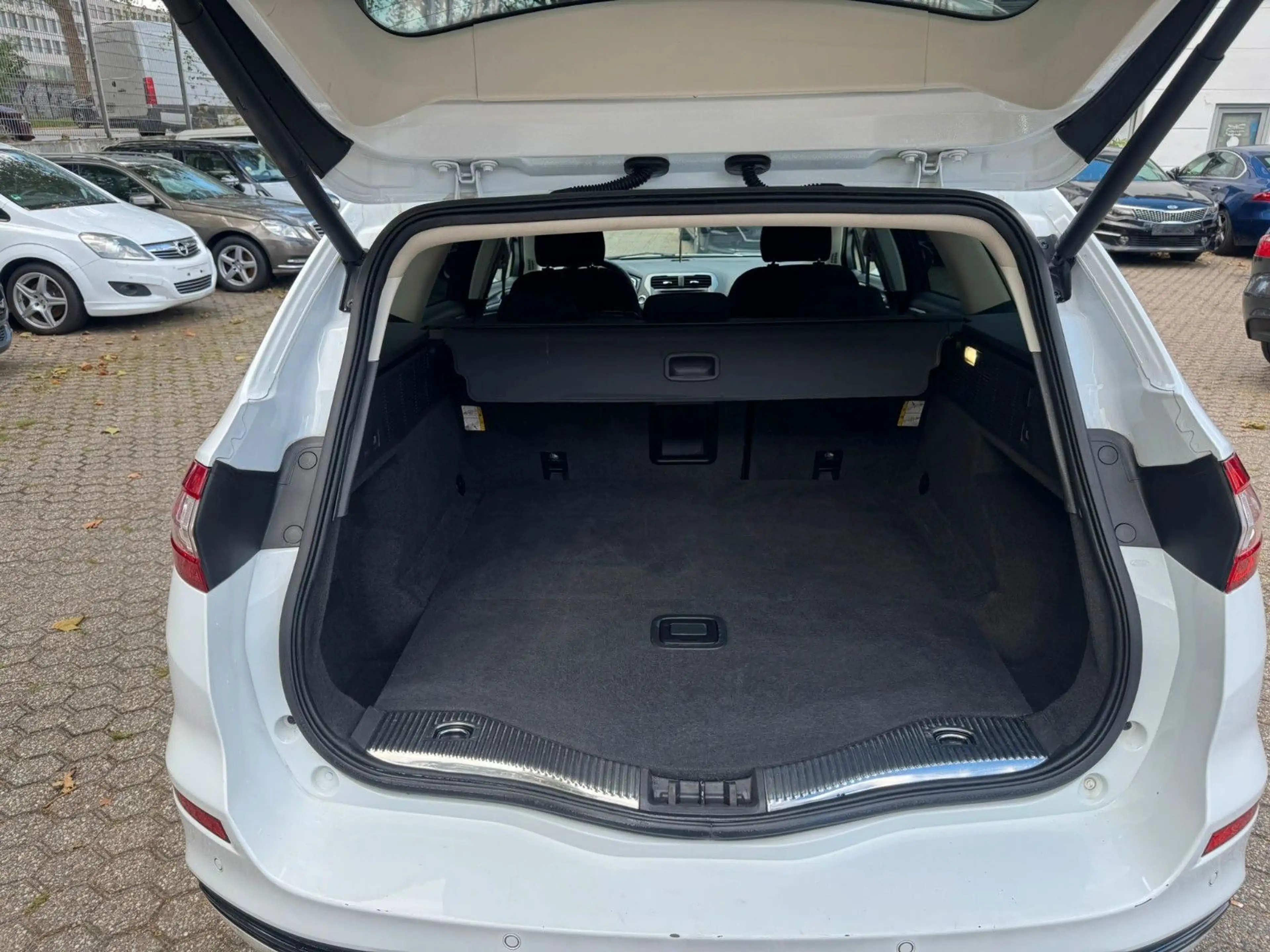 Ford Mondeo Turnier 2.0 TDCi  Titanium Automatik — photo 5