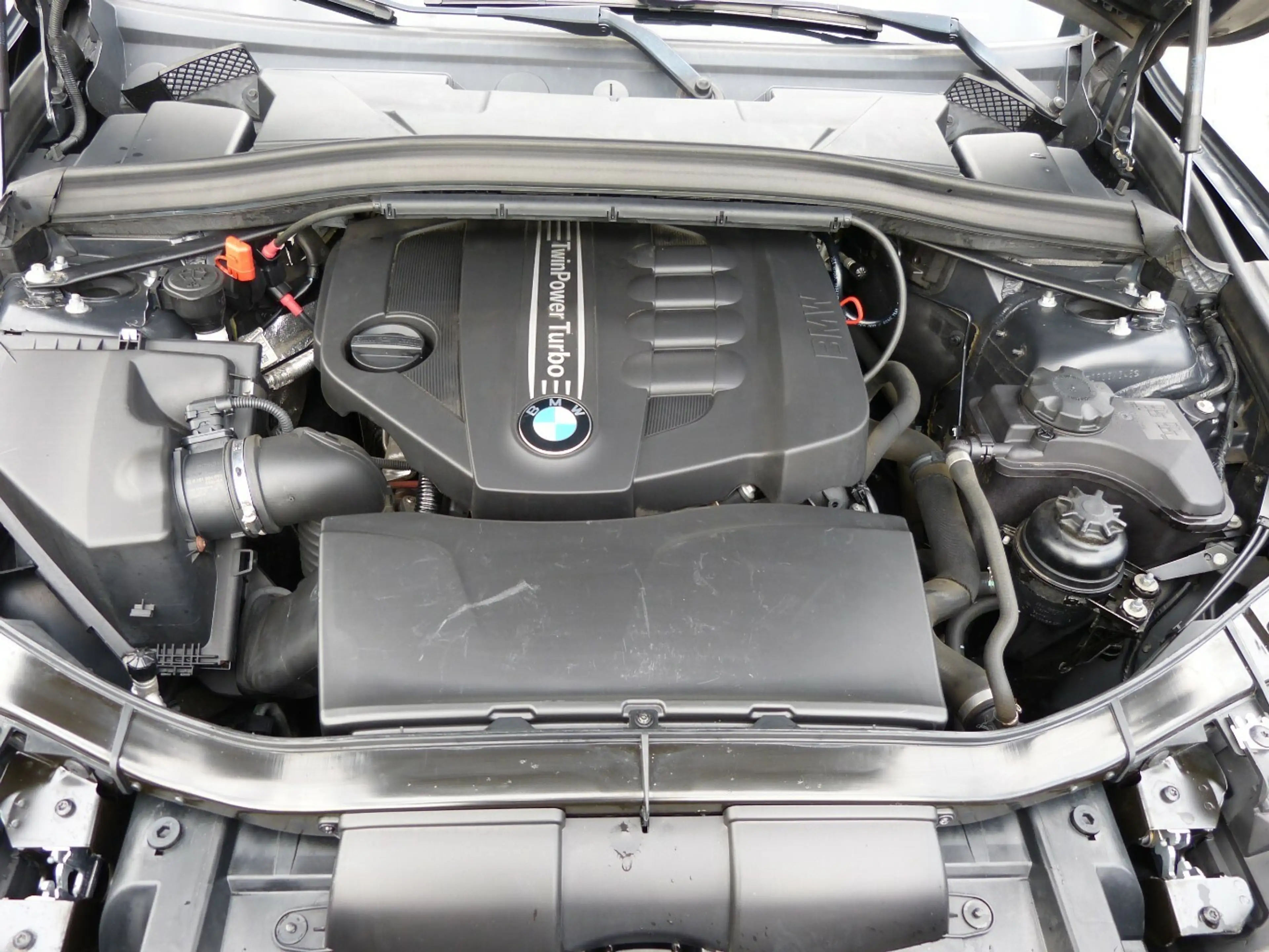 BMW X1 xDrive 18 d xLine [ALLRAD] — photo 9