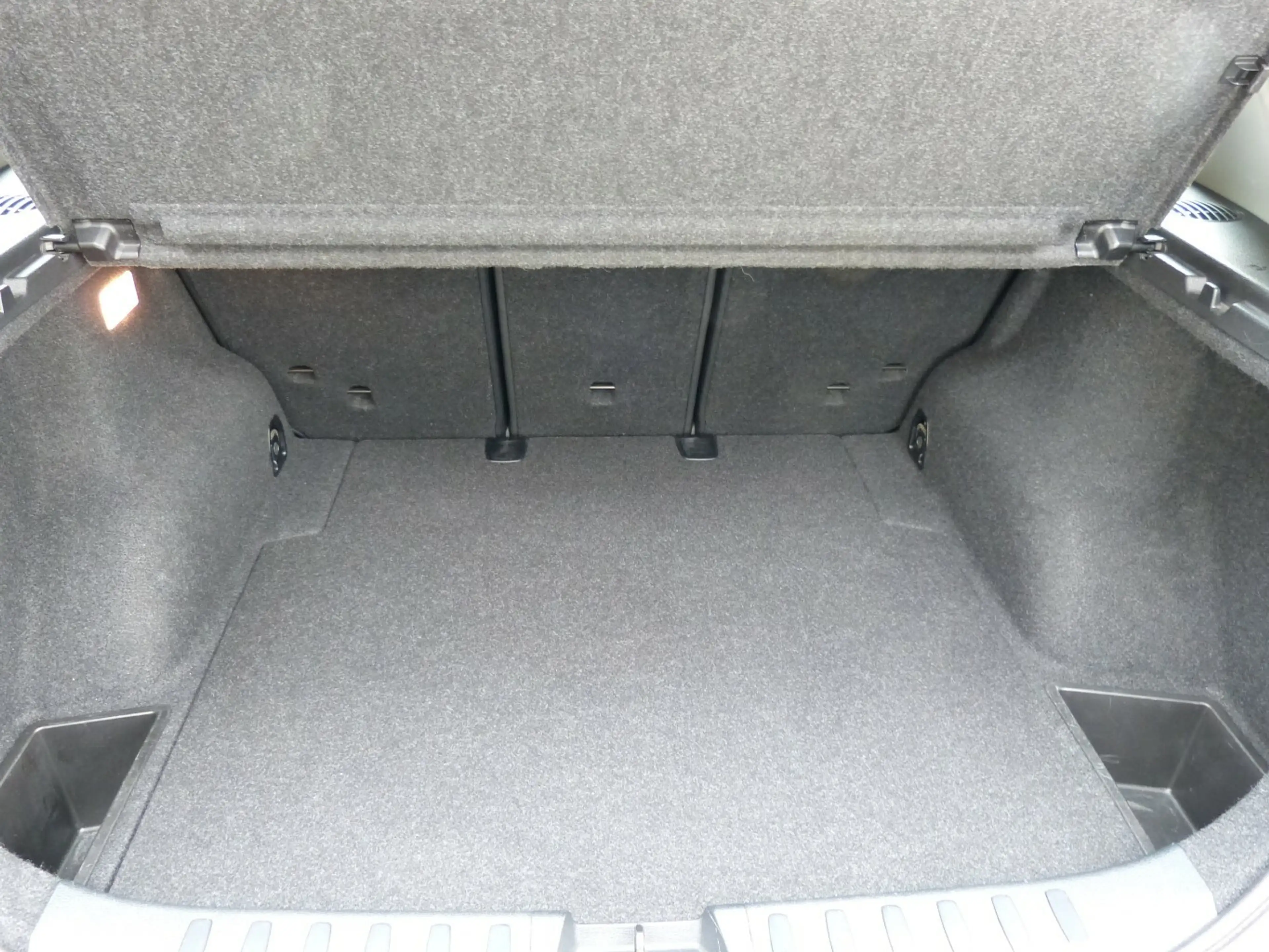 BMW X1 xDrive 18 d xLine [ALLRAD] — photo 14