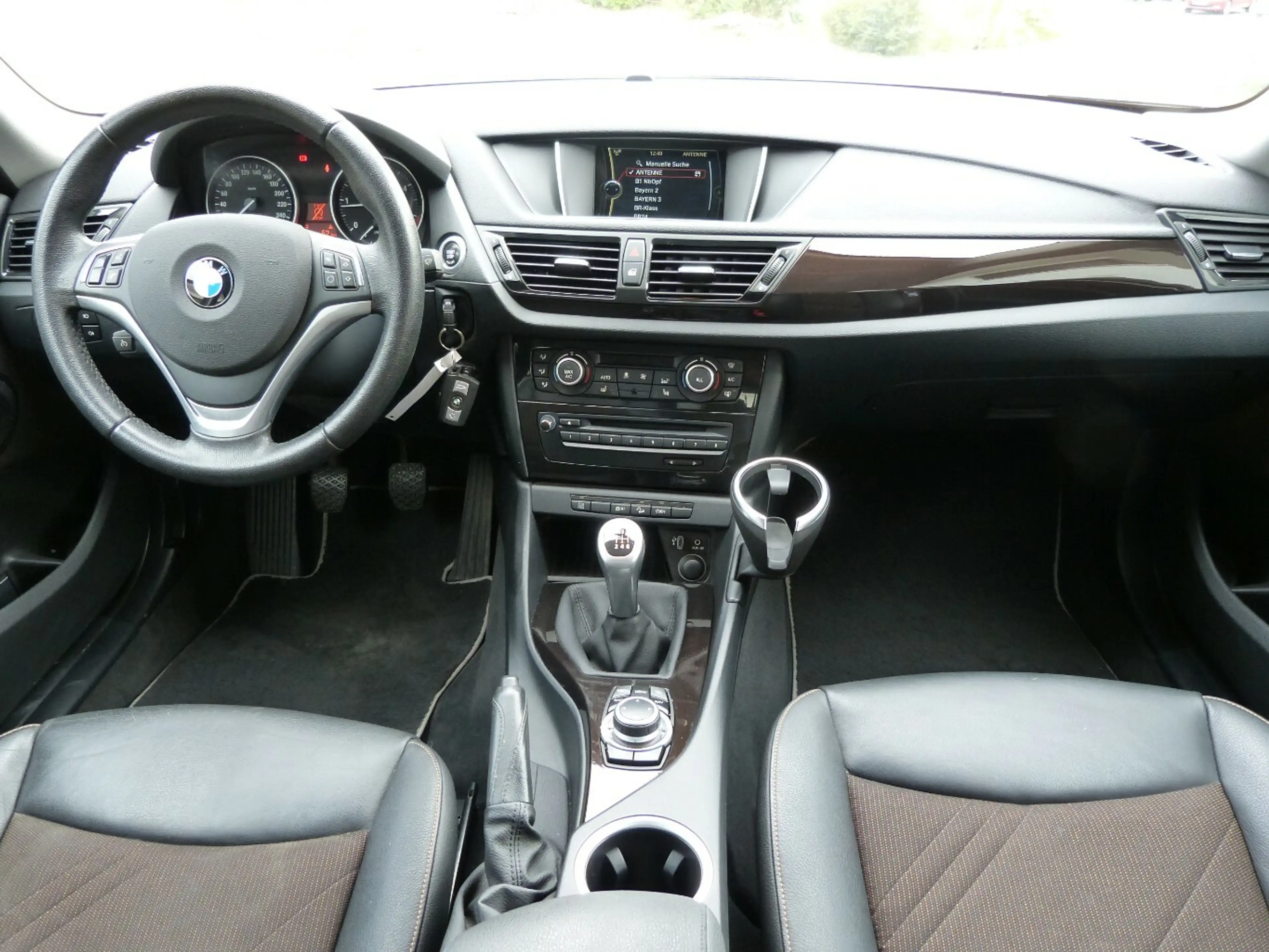BMW X1 xDrive 18 d xLine [ALLRAD] — photo 11