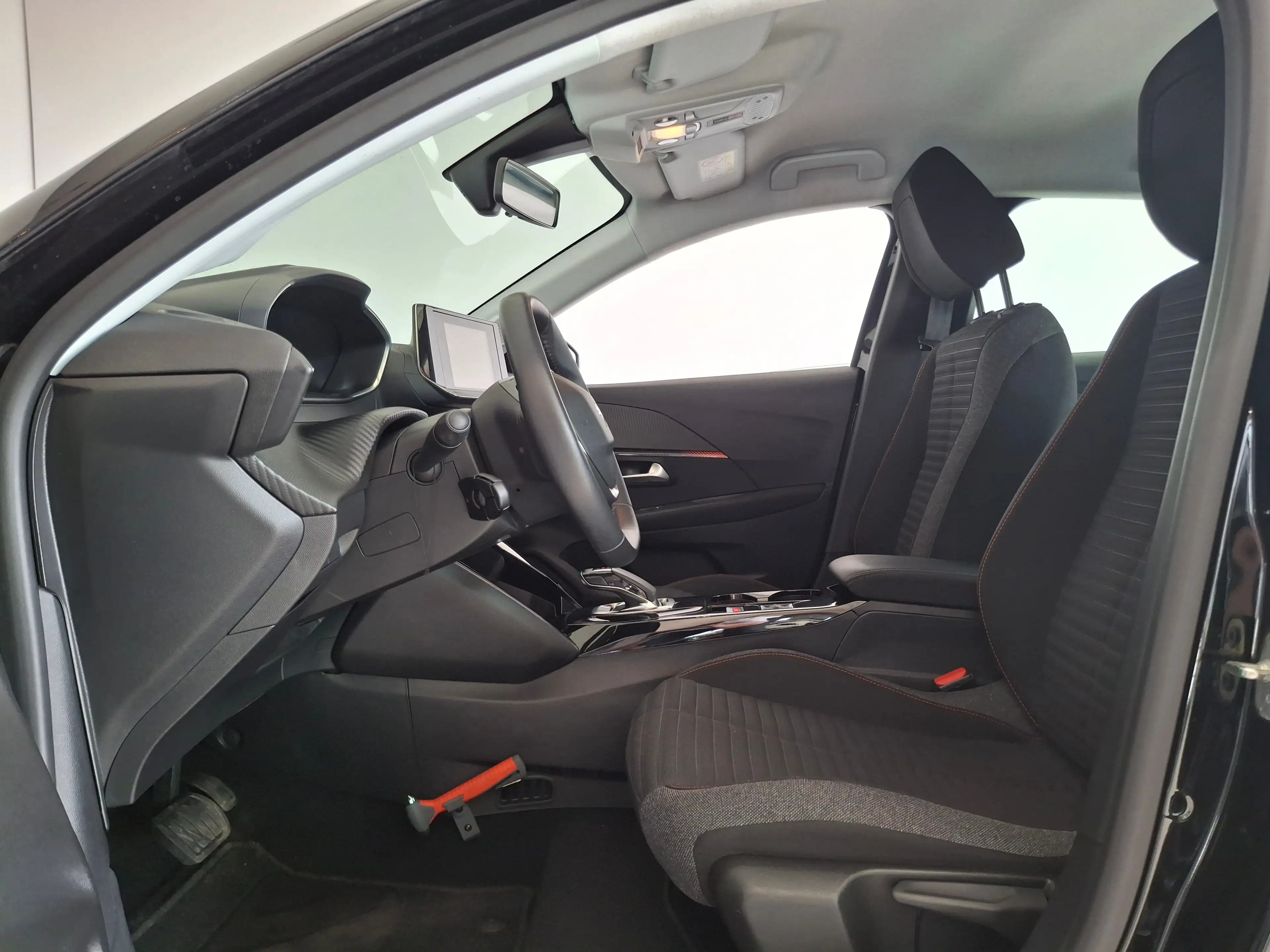 Peugeot e-208 EV Active Pack 50 kWh SOH 92,6% PDC CARPLAY ECC — photo 7