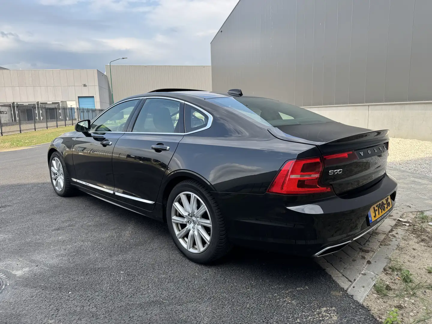 Volvo S90 2.0 T4 Inscription Plus Line Luxury Orig. NL, Vol Чёрный - 2