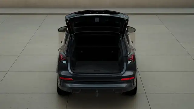Audi E-Tron view 6