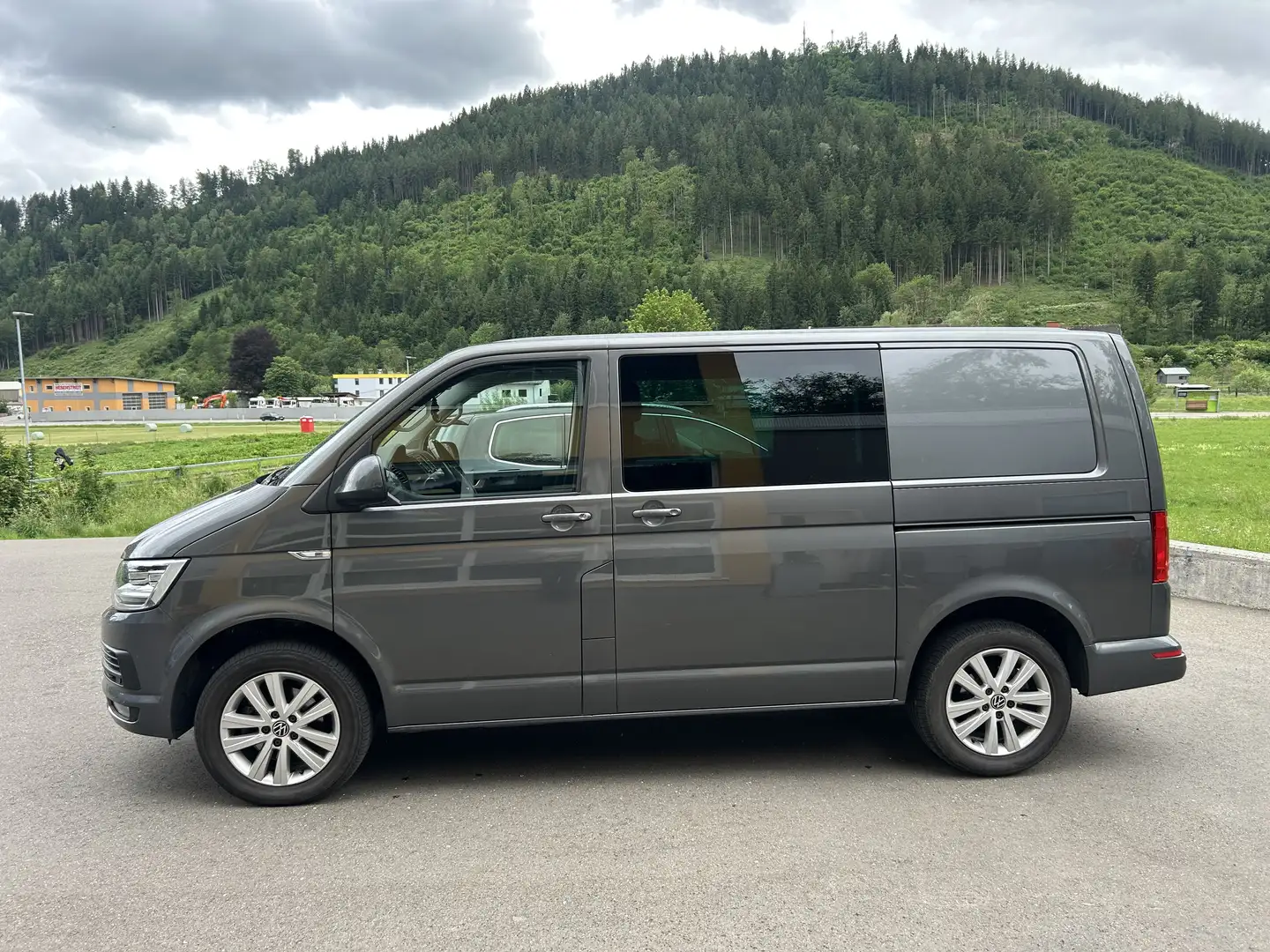 Volkswagen T6 Caravelle KR Comfortline 2,0 TDI 4Motion BMT DSG - 2