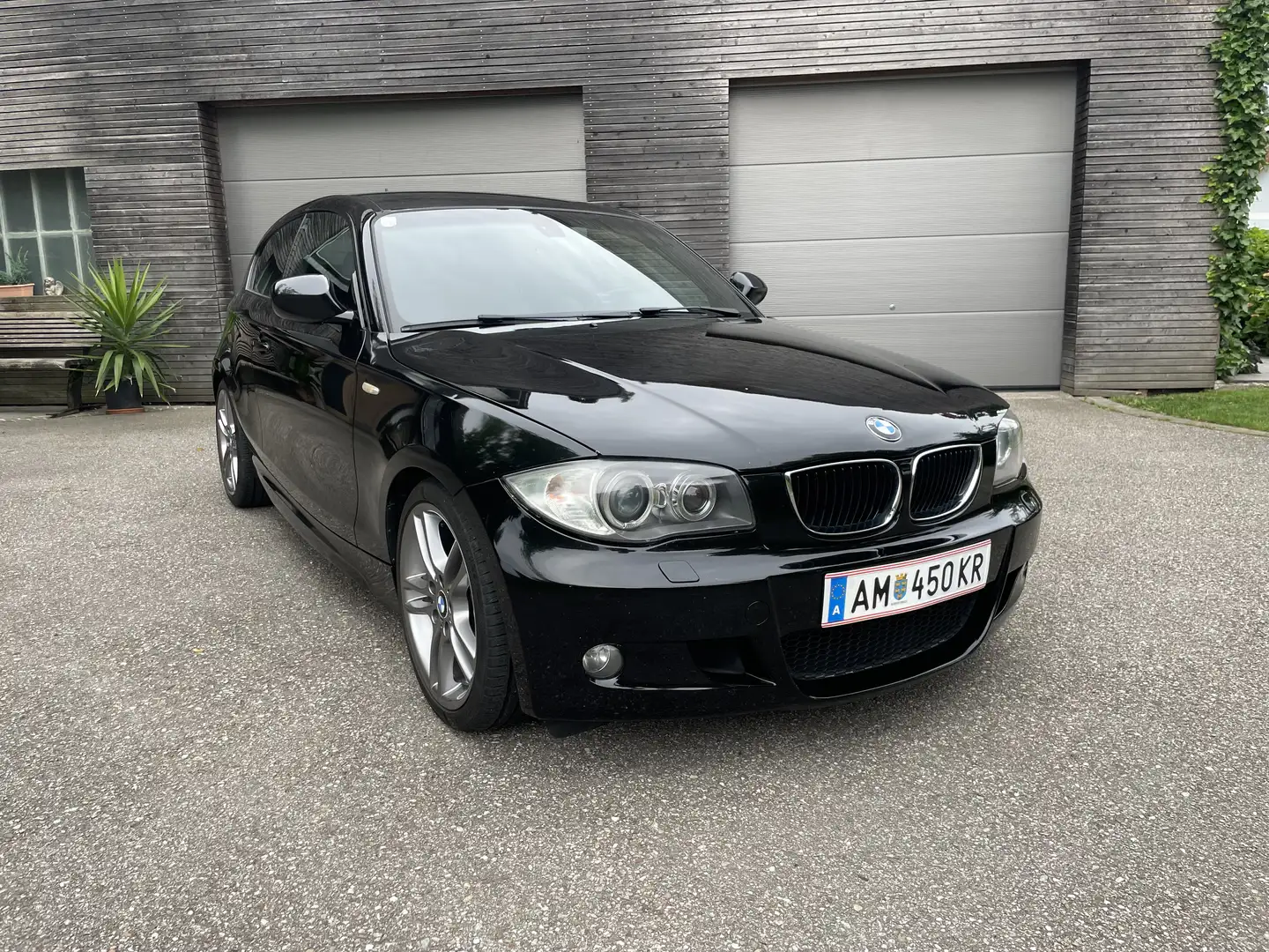 BMW 116 E81 116d M Paket Xenon 18Zoll 8-Fach - 1