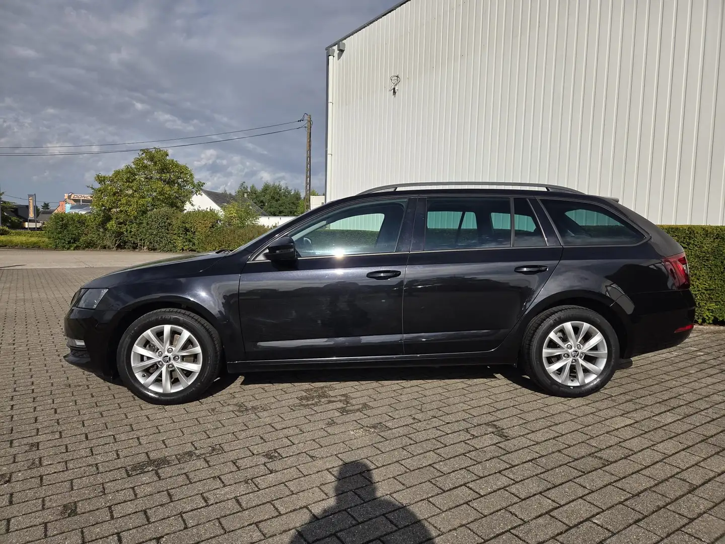 Skoda Octavia Octavia SW 1.0 TSI Ambition Noir - 2