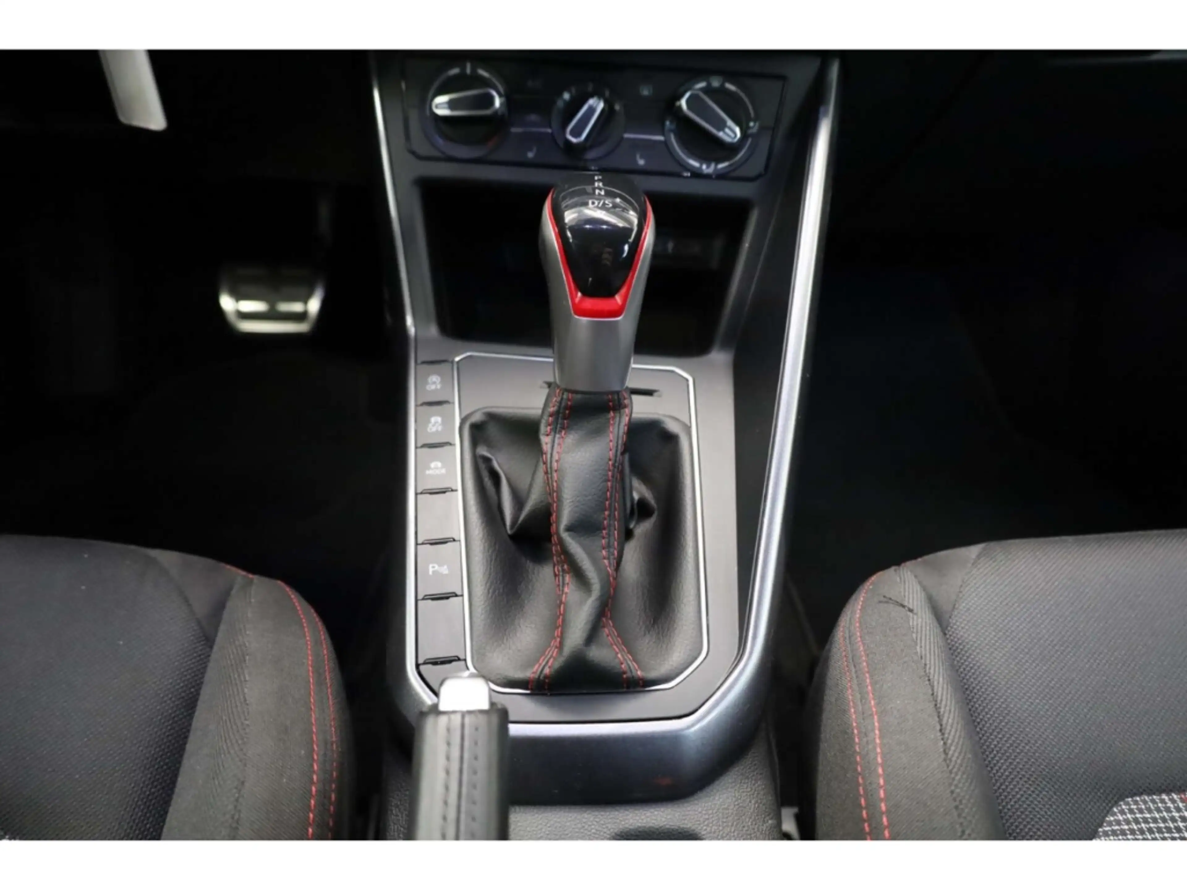 Volkswagen Polo GTI 2.0 TSI — photo 13
