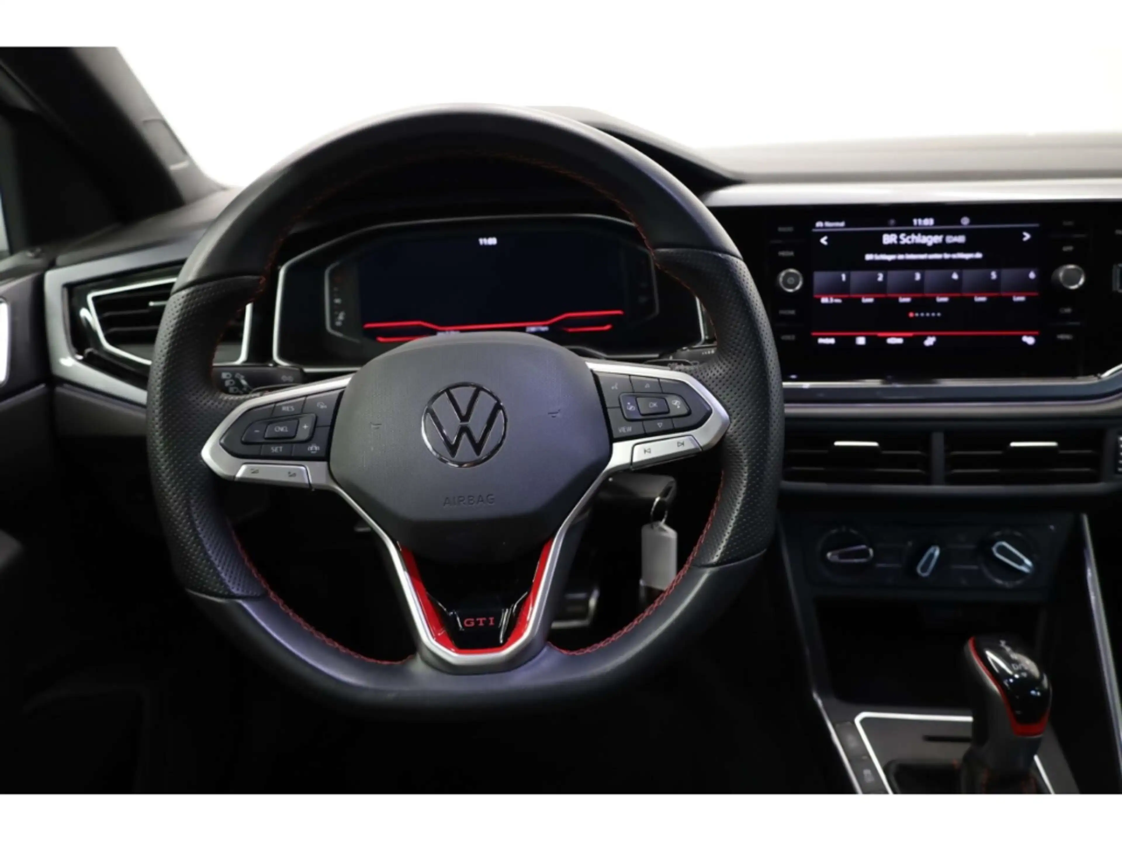 Volkswagen Polo GTI 2.0 TSI — photo 8