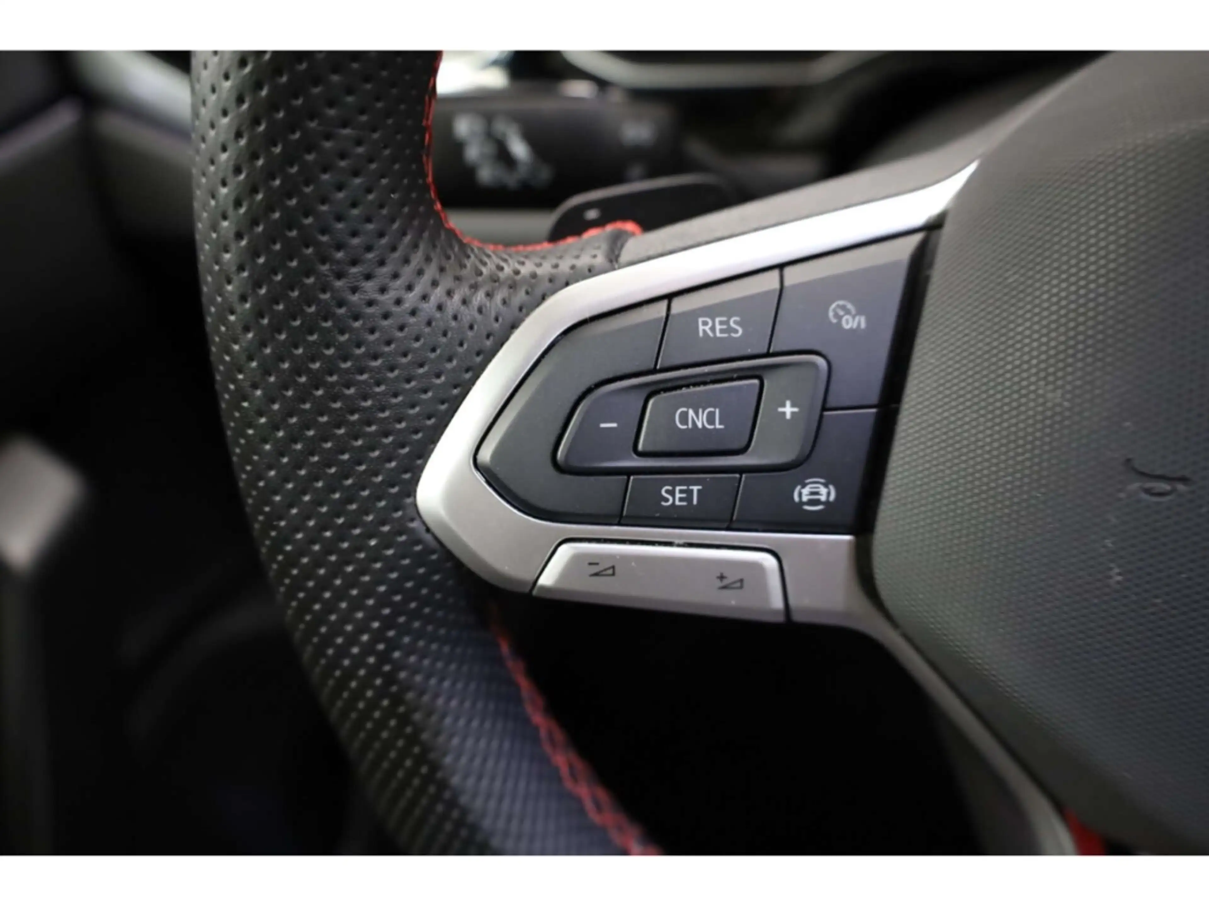 Volkswagen Polo GTI 2.0 TSI — photo 10