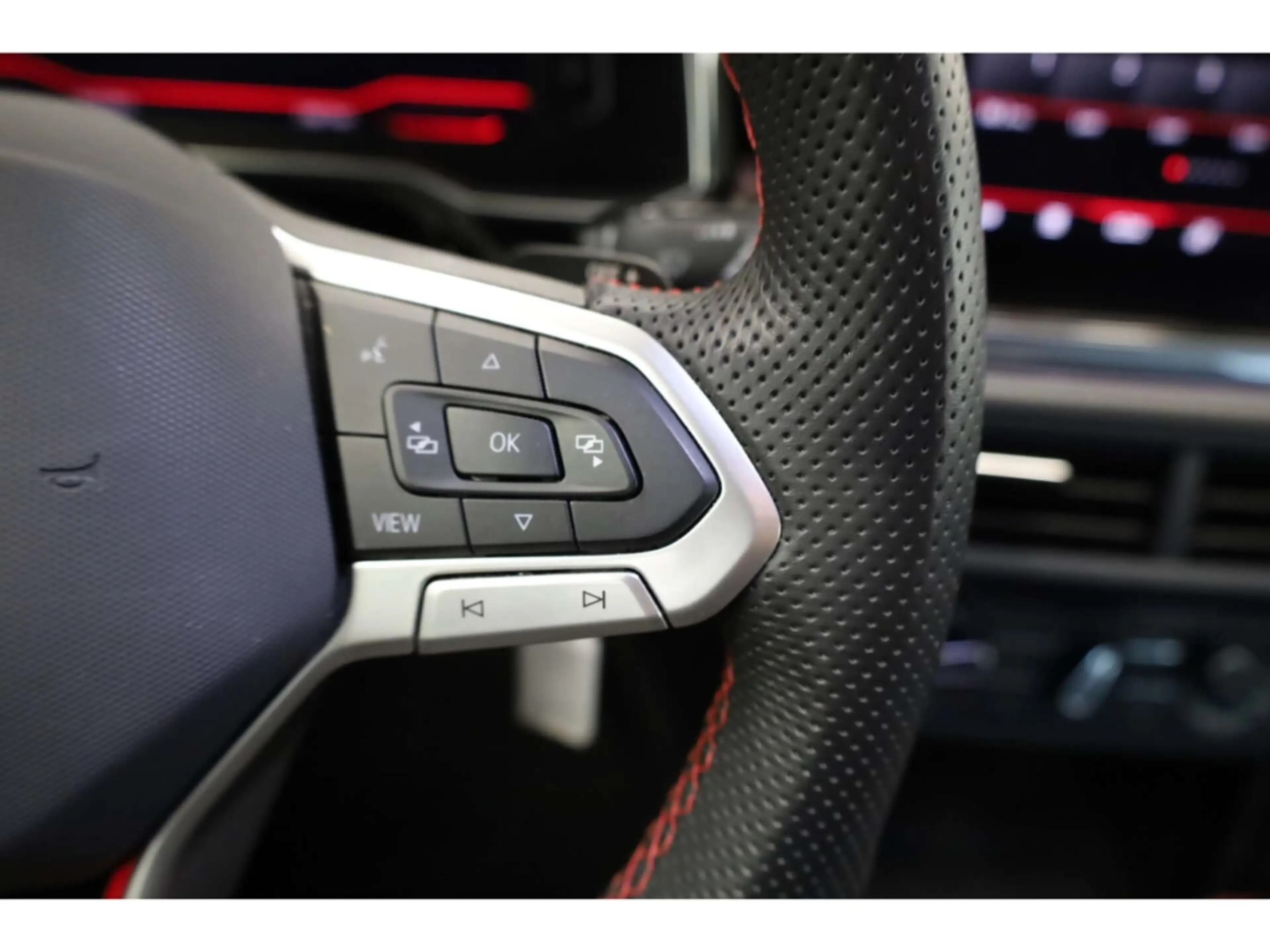 Volkswagen Polo GTI 2.0 TSI — photo 11