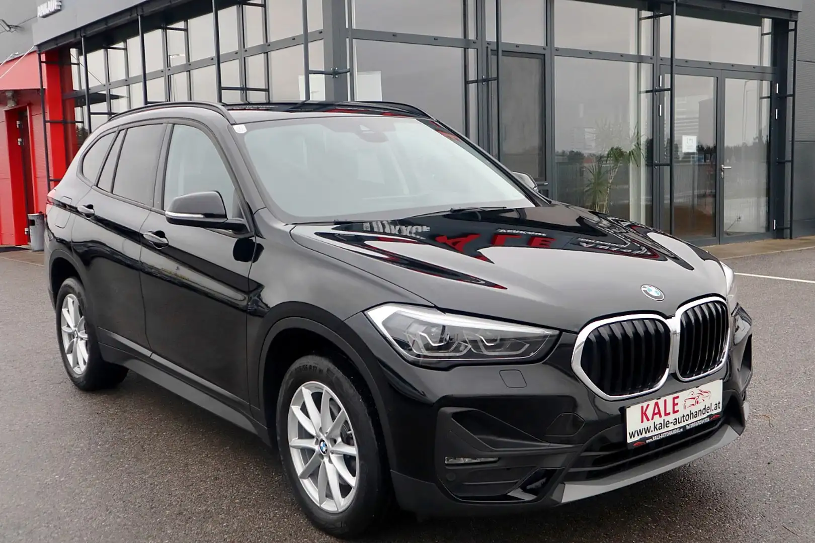 BMW X1 sDrive18d Aut. Schwarz - 2