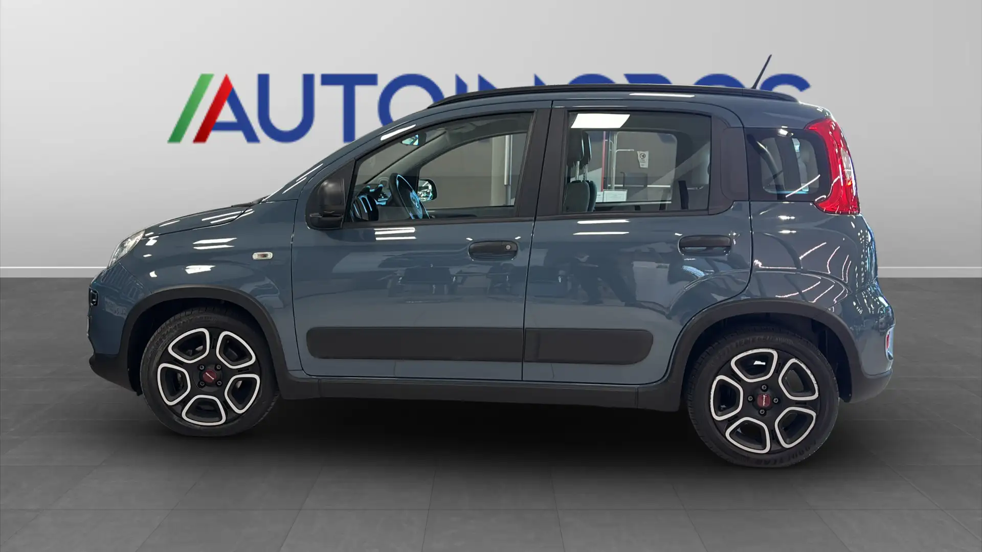 Fiat New Panda 1.0 FireFly Hybrid City Life Blau - 2