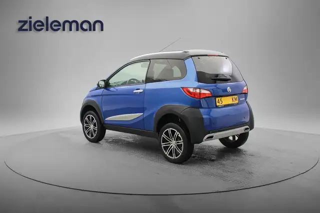 Aixam Crossover view 2