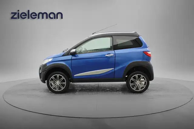 Aixam Crossover view 12