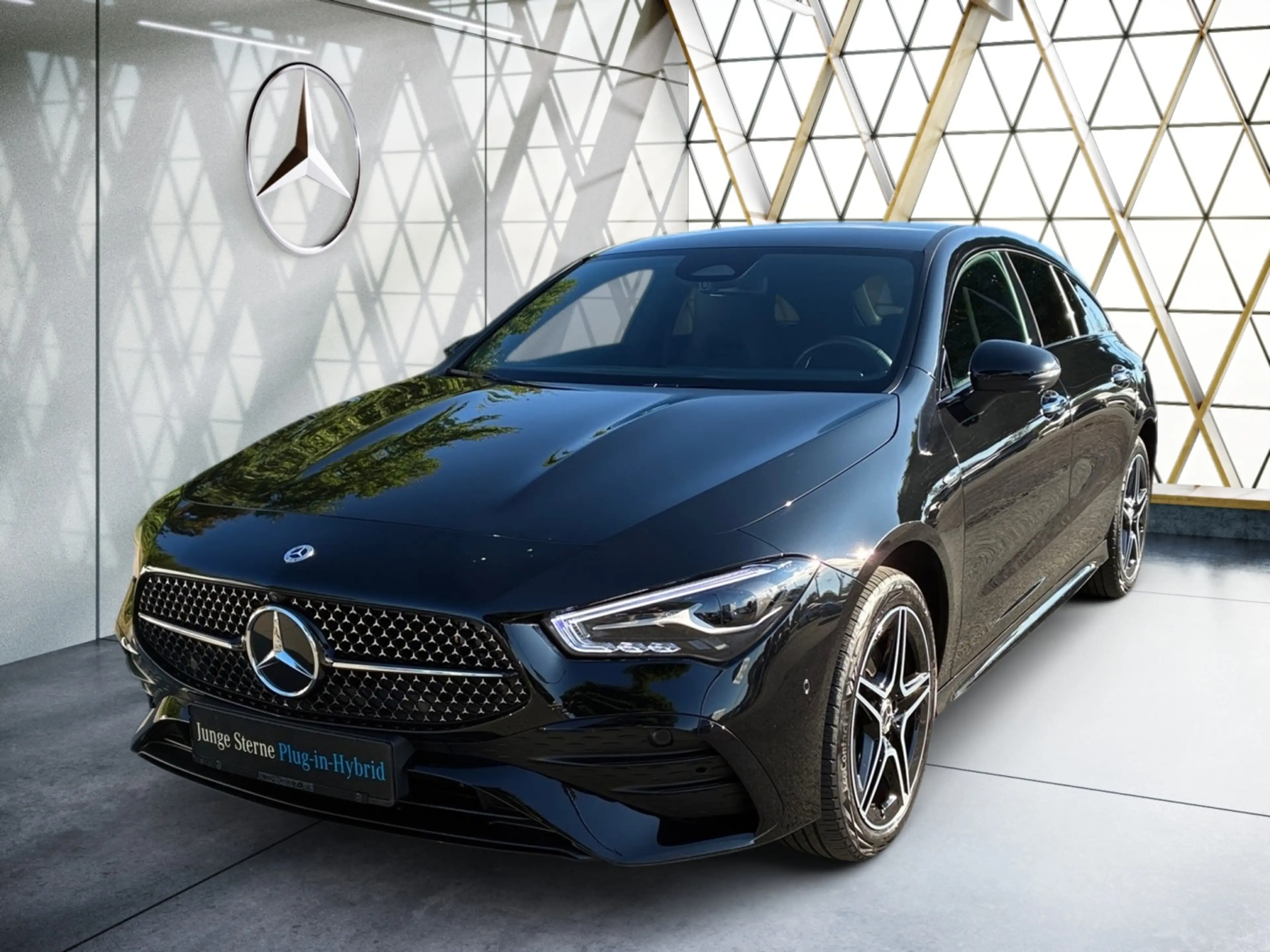 Mercedes-Benz CLA 250 e Shooting Brake AMG+MBUX+Night+Ambiente — photo 2