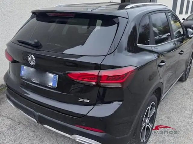 MG ZS view 3