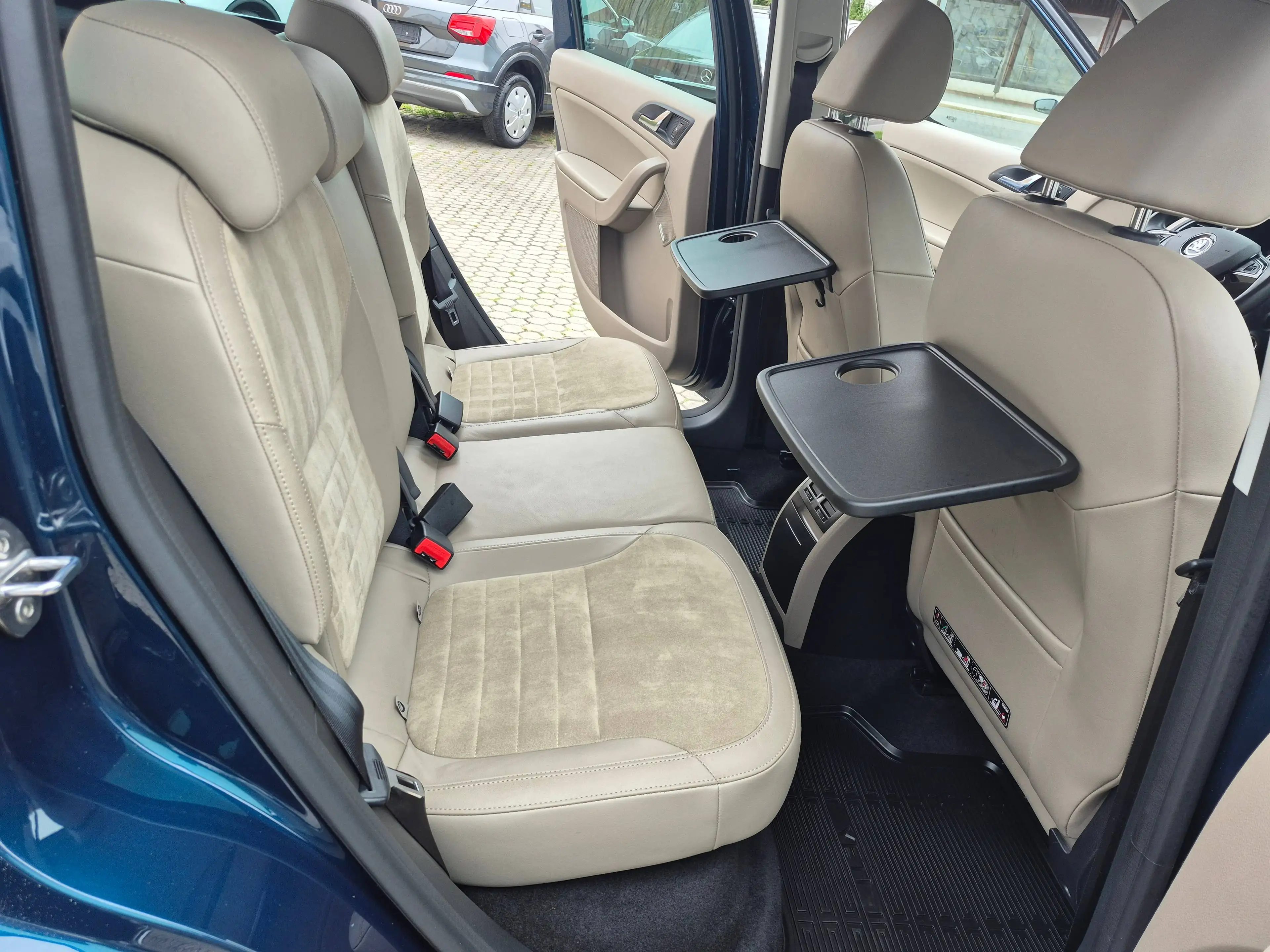 Skoda Yeti 2.0 TDI Elegance  4x4 — photo 11