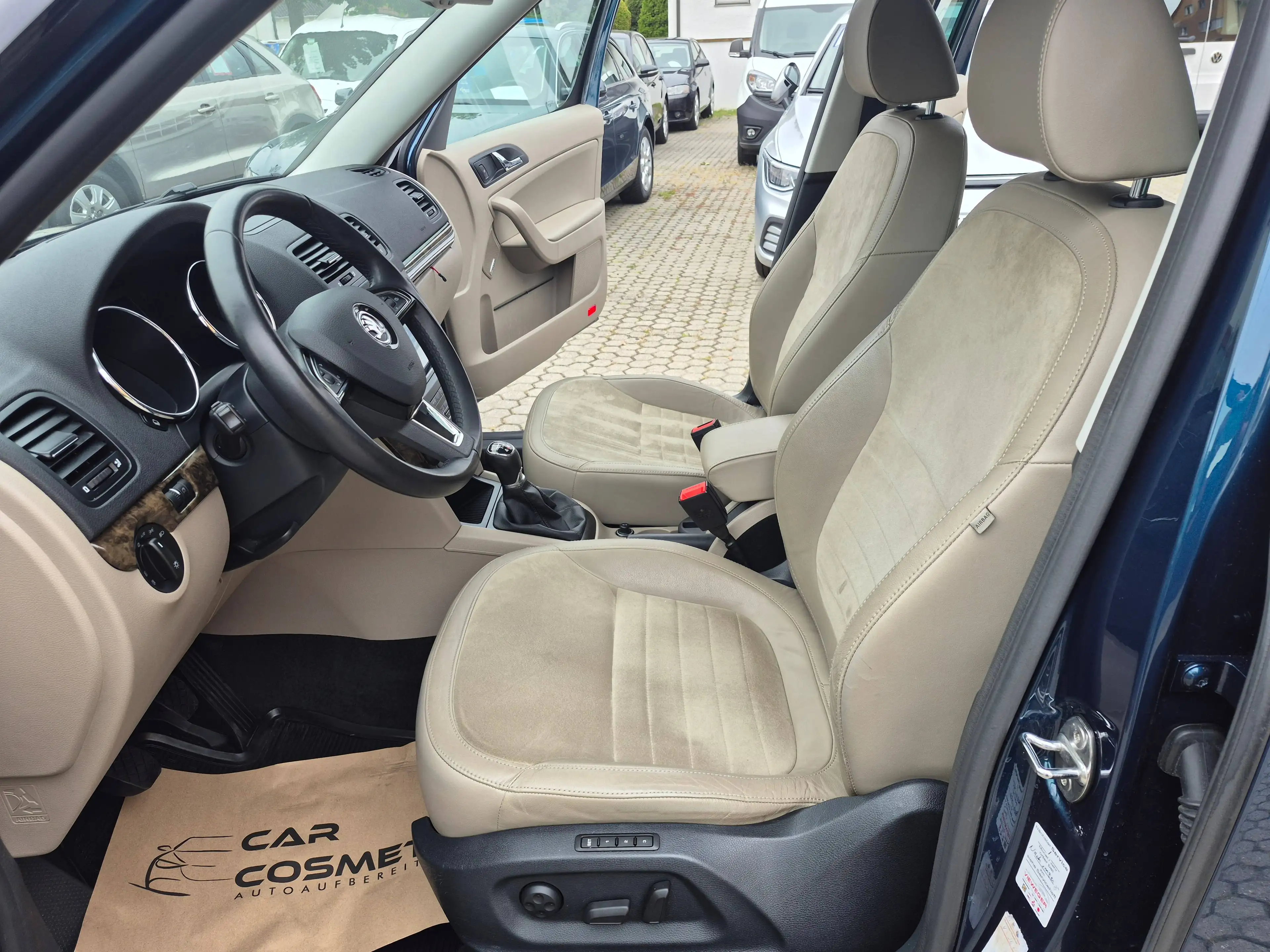 Skoda Yeti 2.0 TDI Elegance  4x4 — photo 5