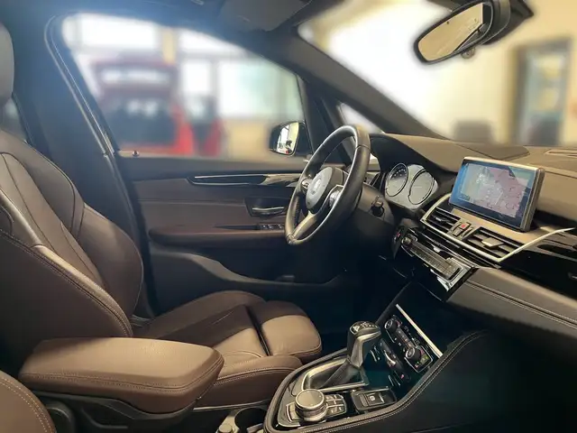 BMW 2 Series view 3