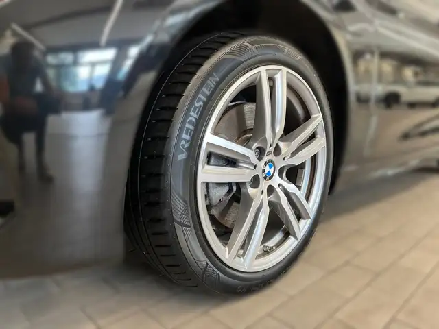BMW 2 Series view 4