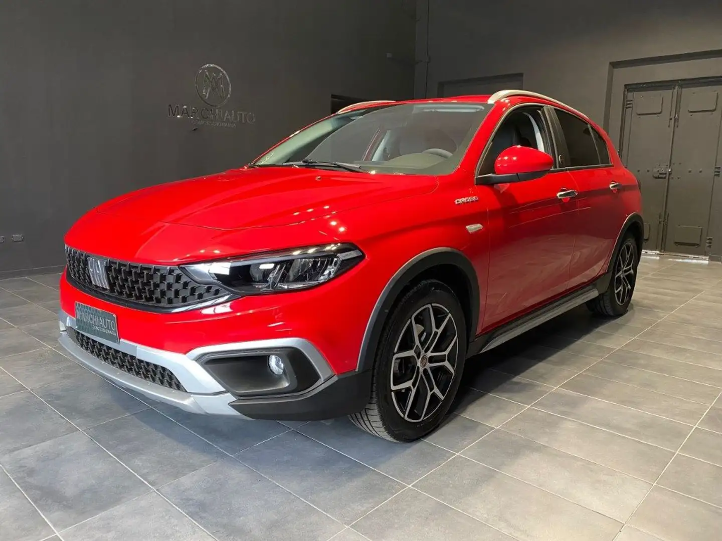Fiat Tipo 1.5 Hybrid DCT Cross Red - 1