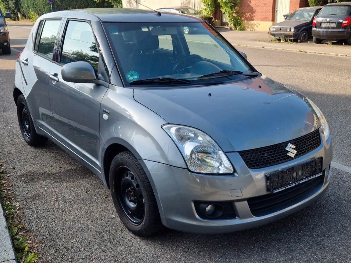 Suzuki Swift Lim. Comfort Diesel Klima Tüv neu Grau - 1