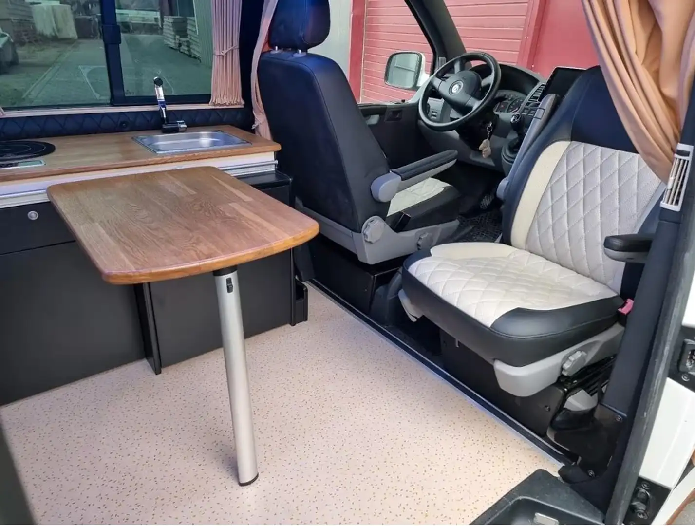 Volkswagen T5 Multivan Camper Bronze - 2
