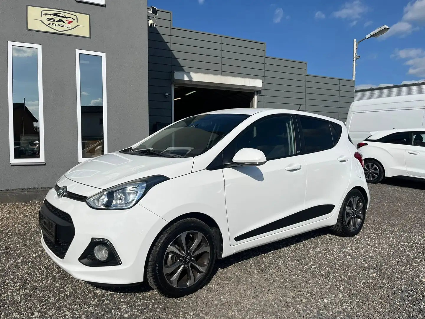 Hyundai i10 Passion*1.HD*LHZ*SHZ*Klimaaut*TüvNeu* Weiß - 2