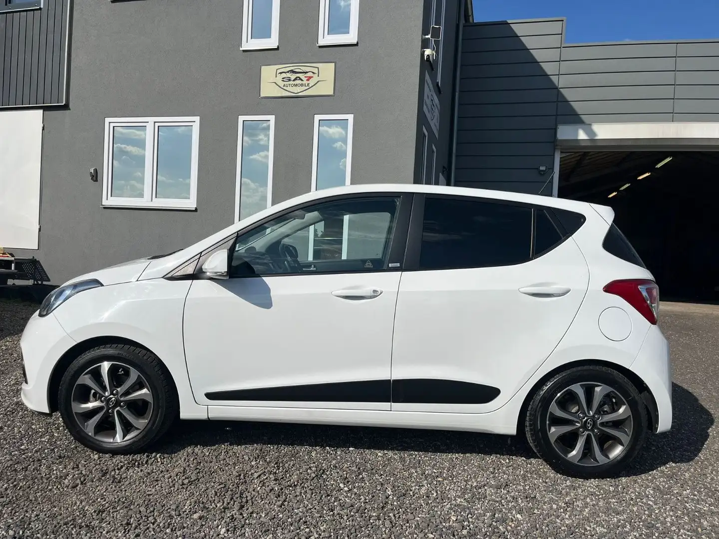 Hyundai i10 Passion*1.HD*LHZ*SHZ*Klimaaut*TüvNeu* Weiß - 1