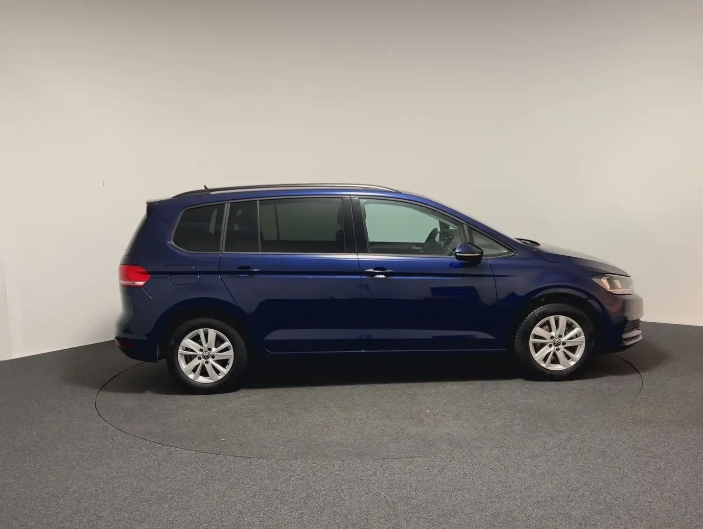 Volkswagen Touran 1.5 TSI Comfortline ACC SHZ Klima ACC PDC Blauw - 2
