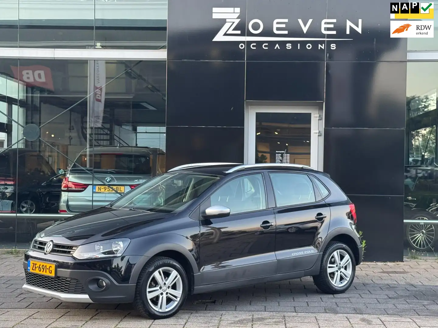 Volkswagen Polo 1.6 TDI Highline Fixed price! Zwart - 1