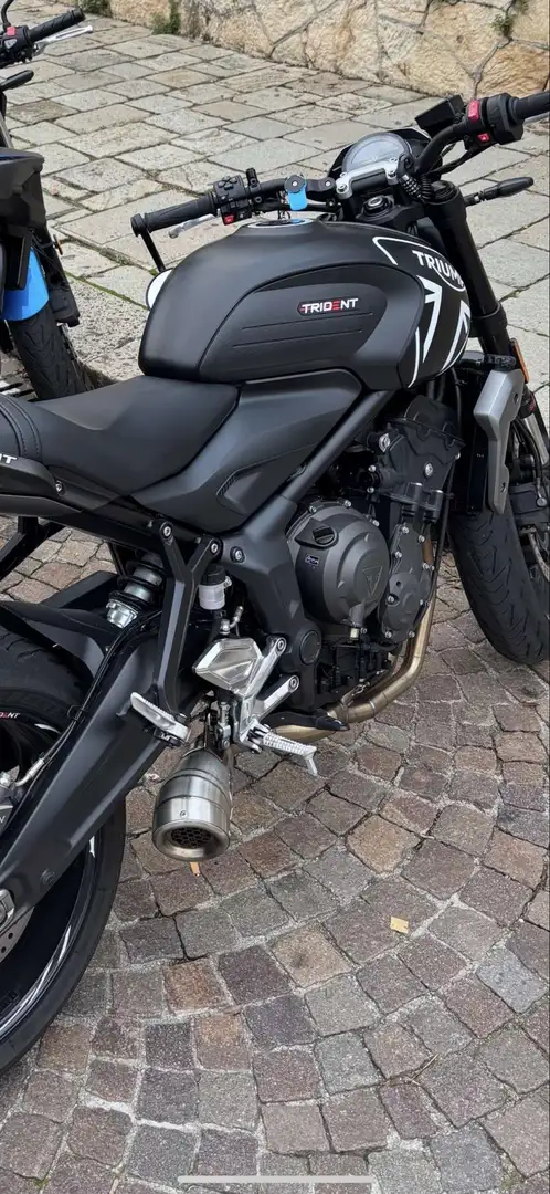 Triumph Trident 660 Nero - 2