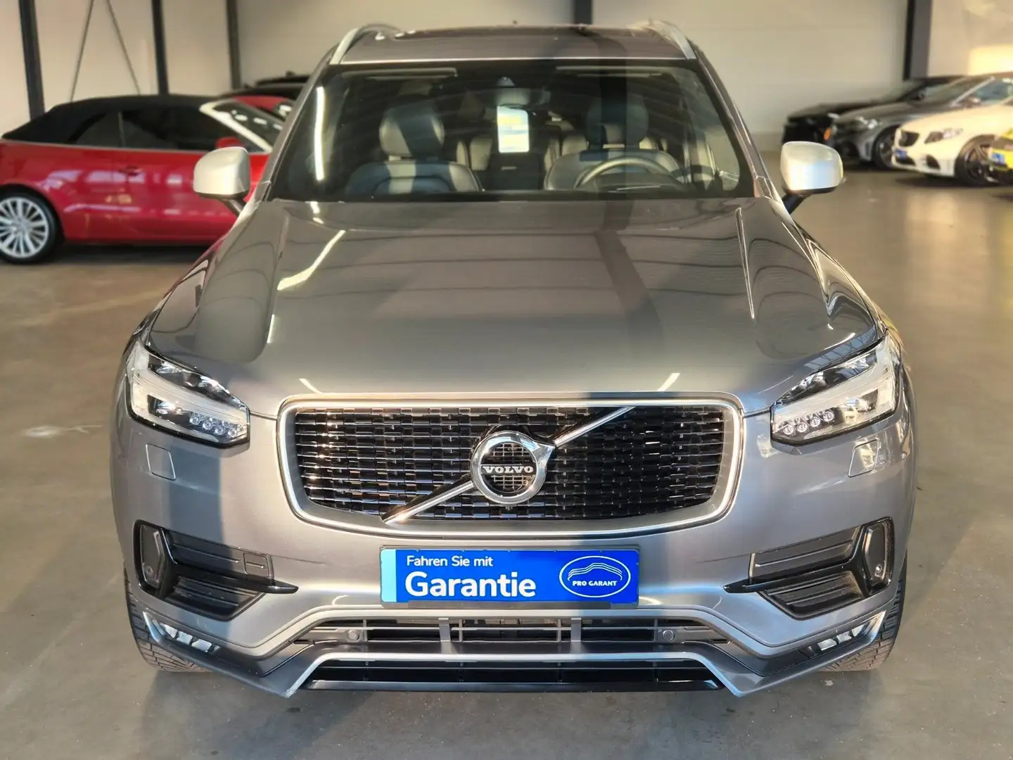 Volvo XC90 D5 R DESIGN AWD LEDER PANO ACC CAM 7-SITZER Grau - 2