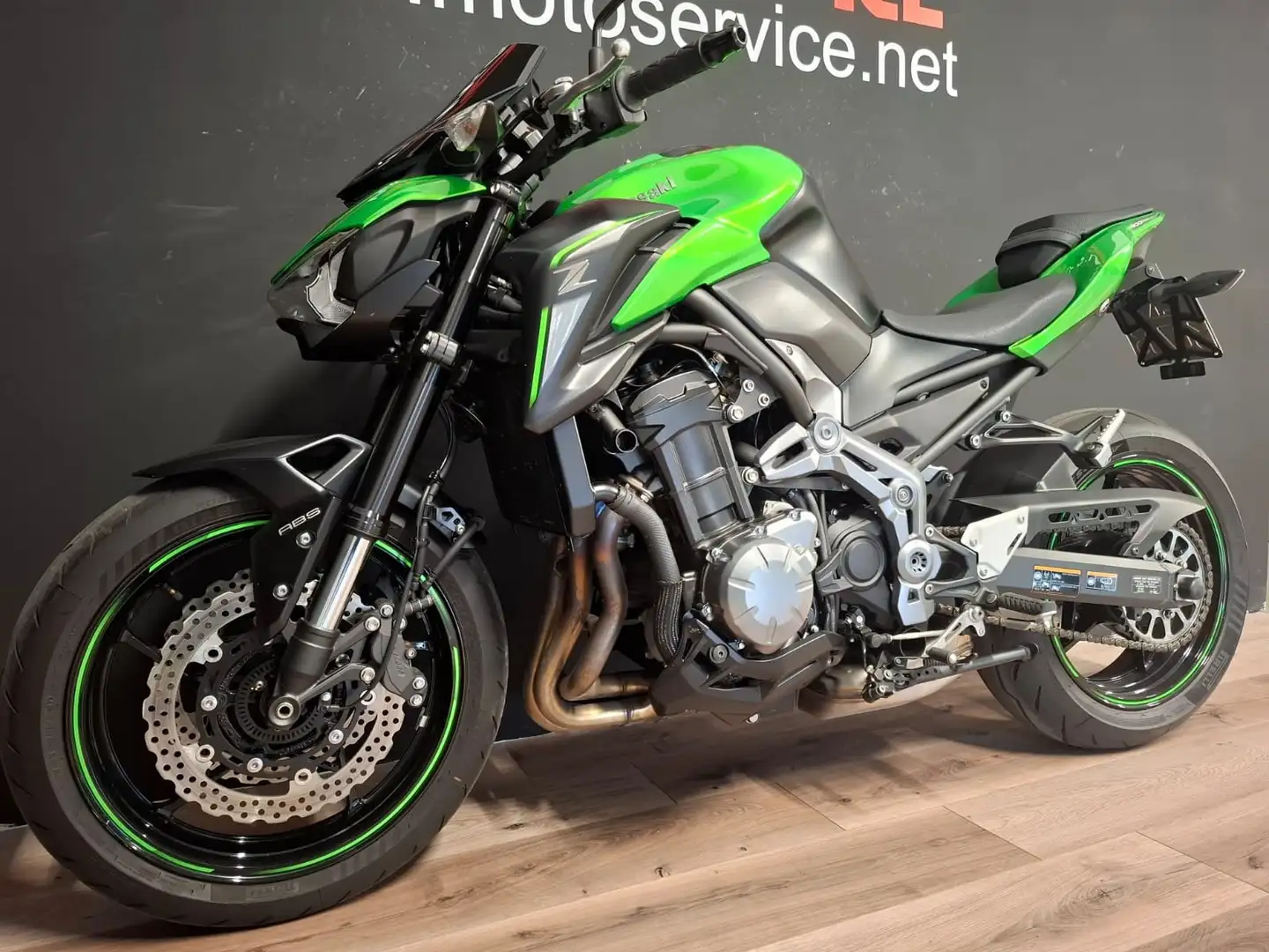 Kawasaki Z 900 PERFORMANCE Verde - 2