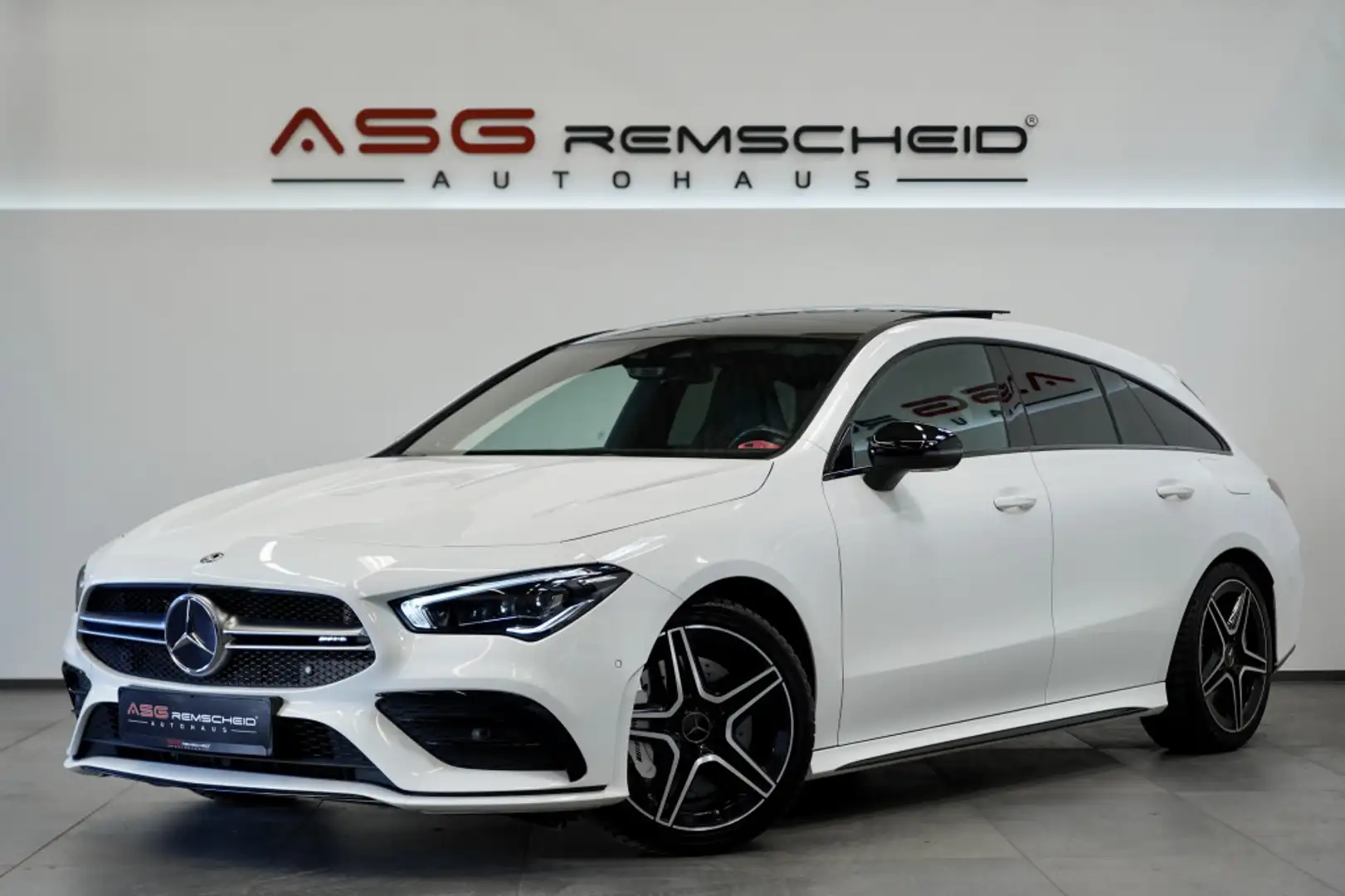 Mercedes-Benz CLA 35 AMG 4M 2.H*Schale*AHK*Pano Bílá - 1