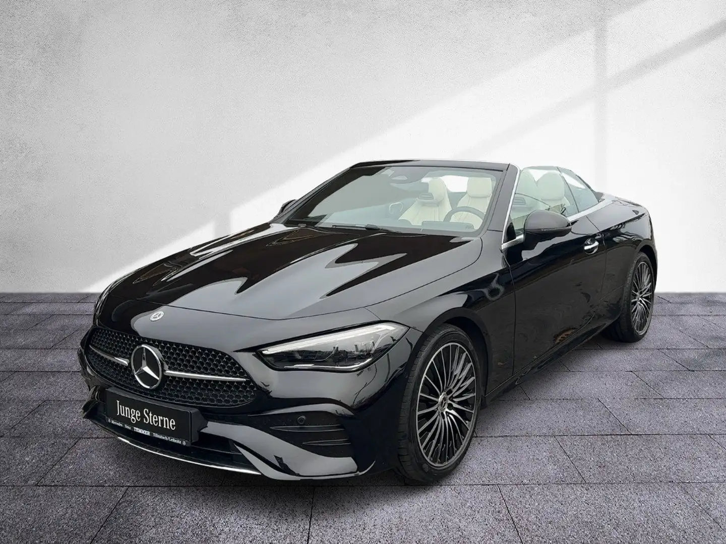 Mercedes-Benz CLE 220 d Cabriolet AMG Distr RKam LRHZG Schwarz - 2
