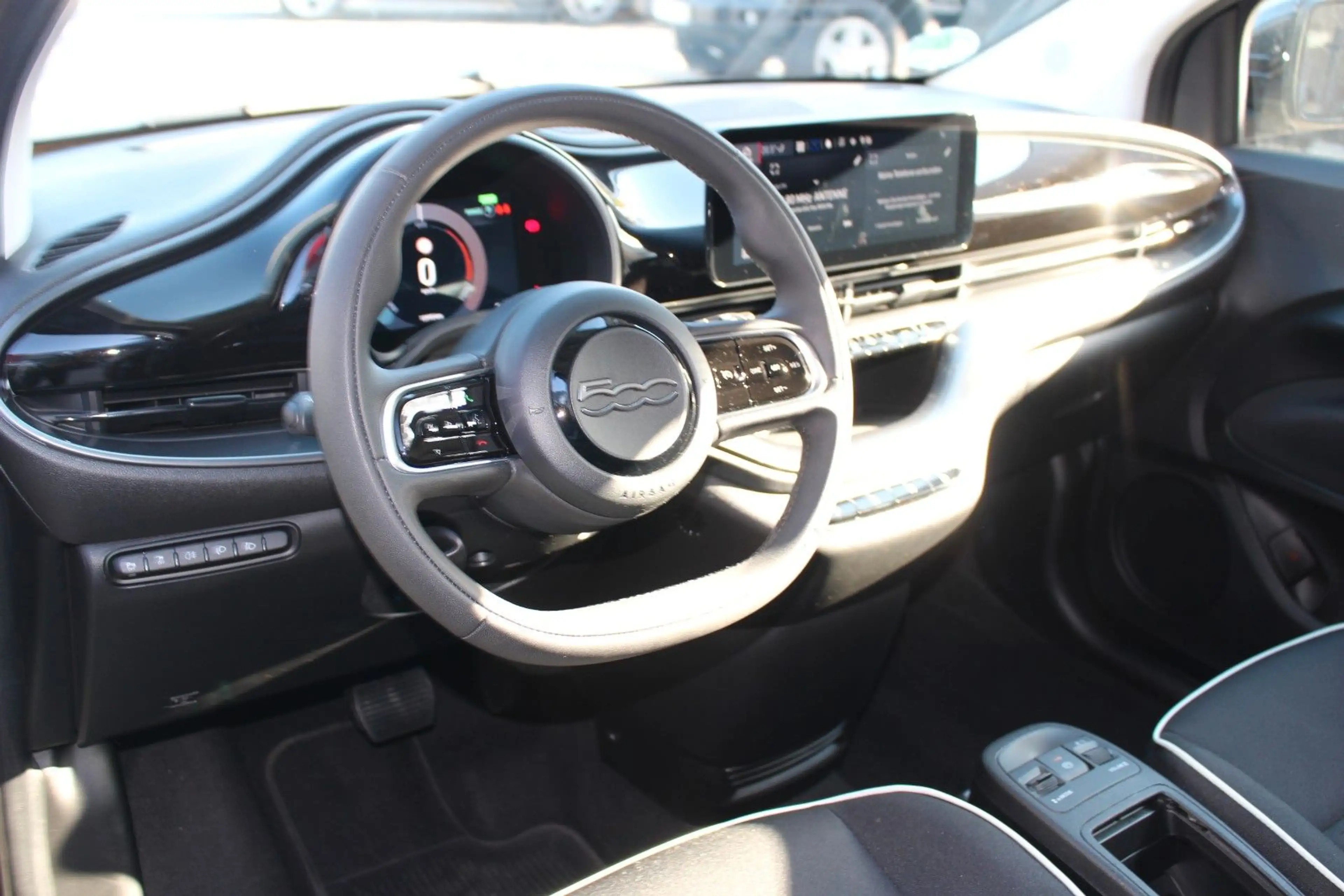 Fiat 500e KAMERA/TOTWINKL./SOH 95,7% — photo 9