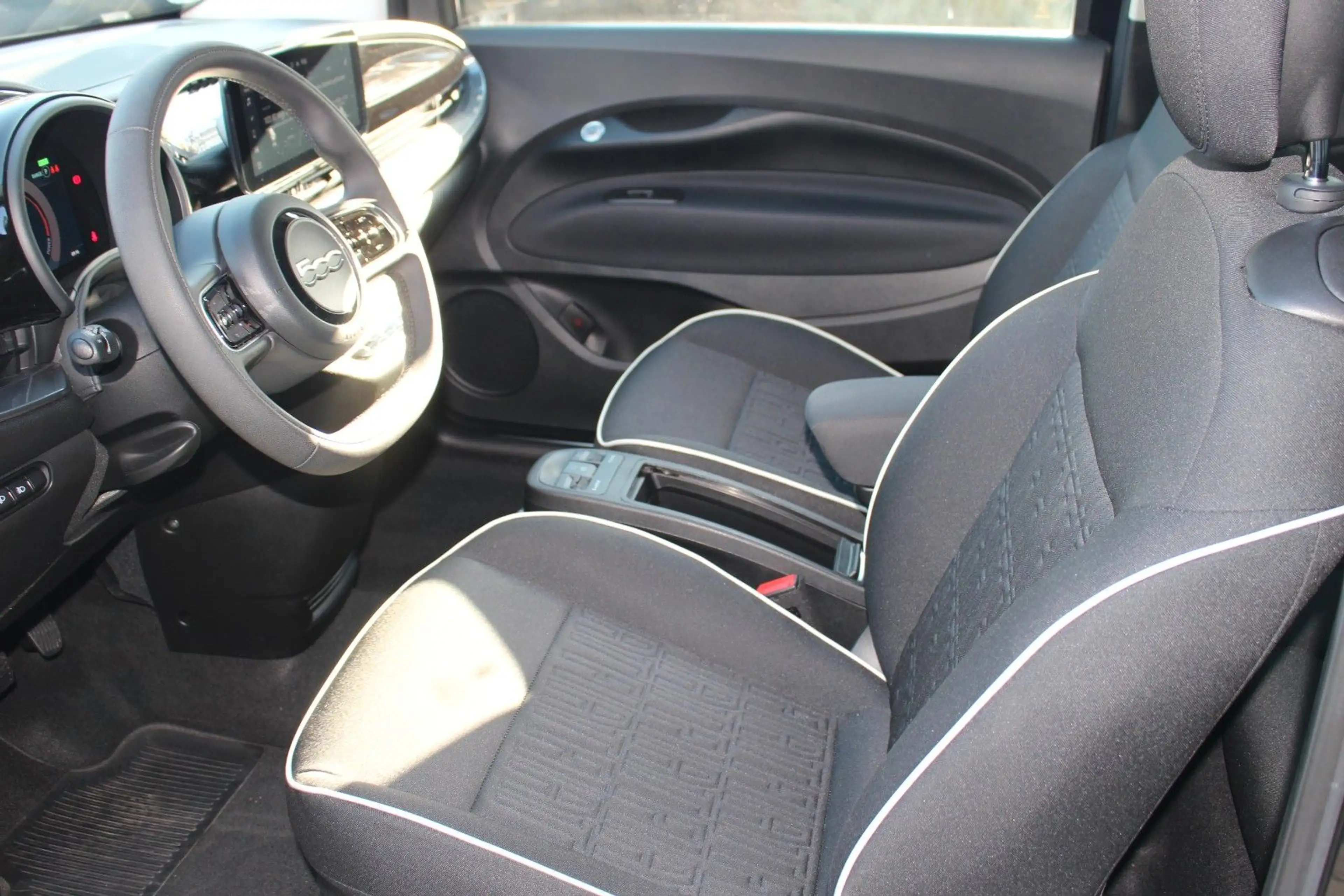 Fiat 500e KAMERA/TOTWINKL./SOH 95,7% — photo 8