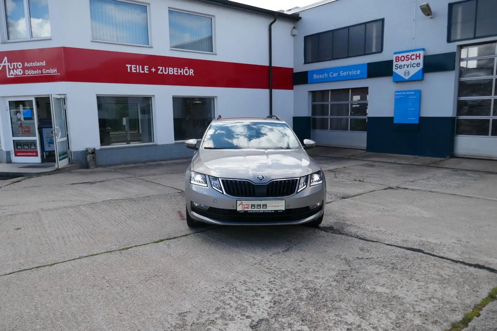 Skoda Octavia Combi Clever/PDC vo+hi/Navi/LED/DAB+ Beige - 1