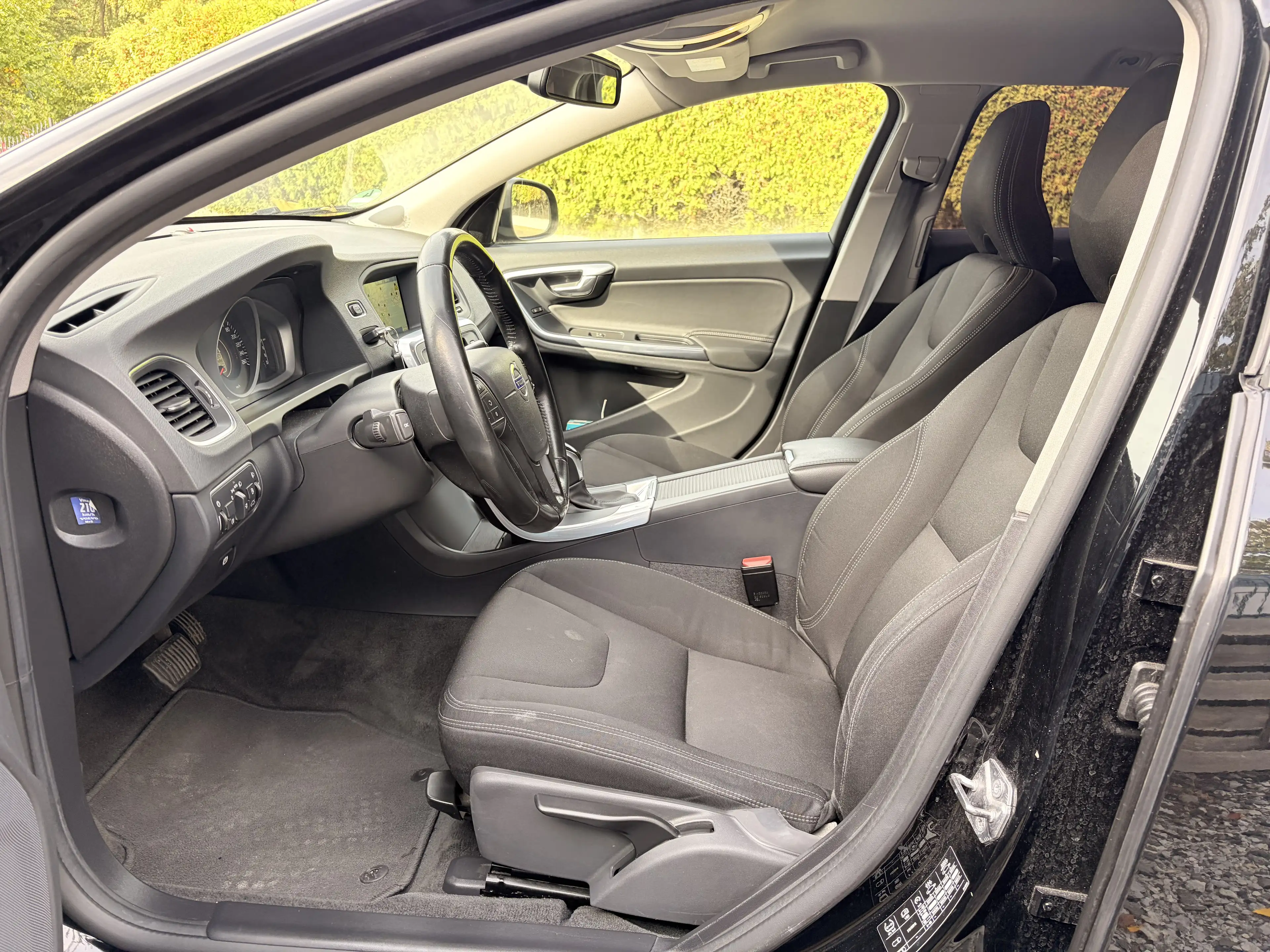 Volvo V60 *2-HAND*EURO-6*NAVI*KLIMA*TÜV11/2027*INSPEKTION NE — photo 9