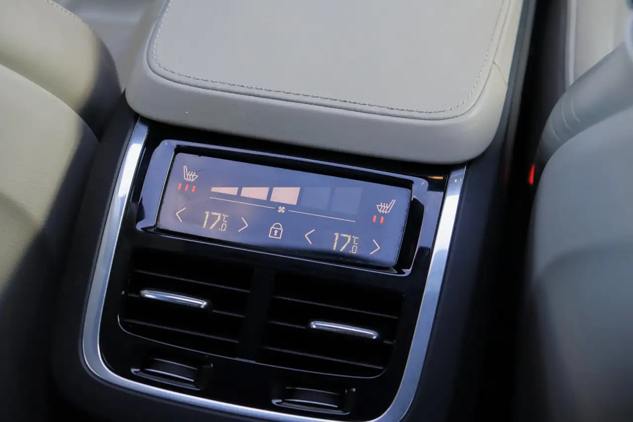 Volvo XC90 2.0 T8 Twin Engine AWD Inscription Intro Edition, миниатюра 28