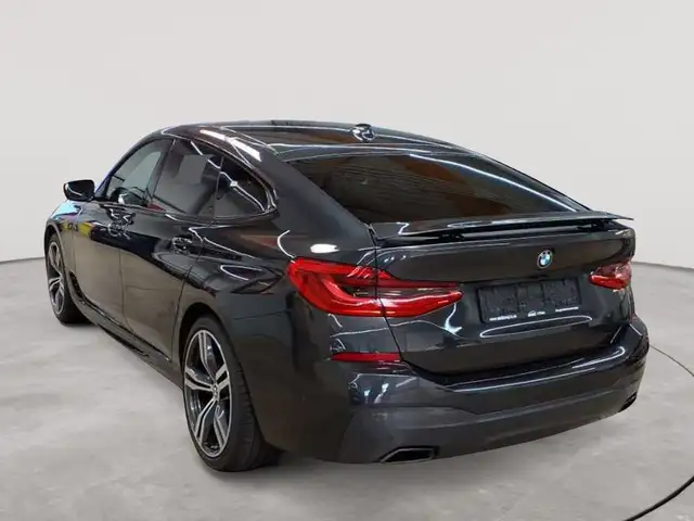 BMW 6 Series view 5