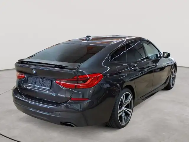 BMW 6 Series view 4