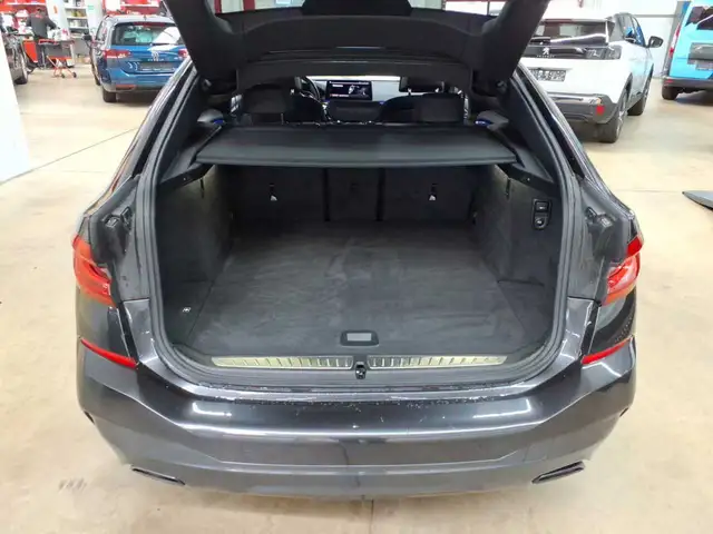 BMW 6 Series view 15