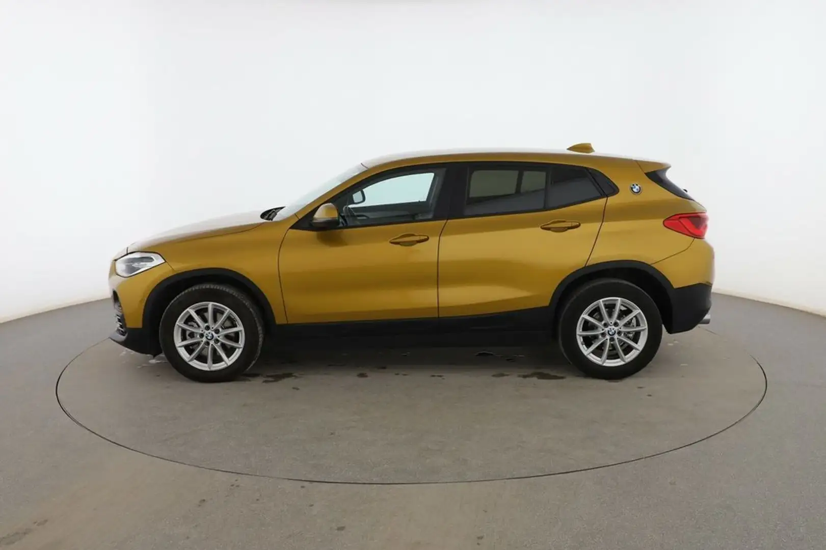 BMW X2 sDrive 18d Amarillo - 2