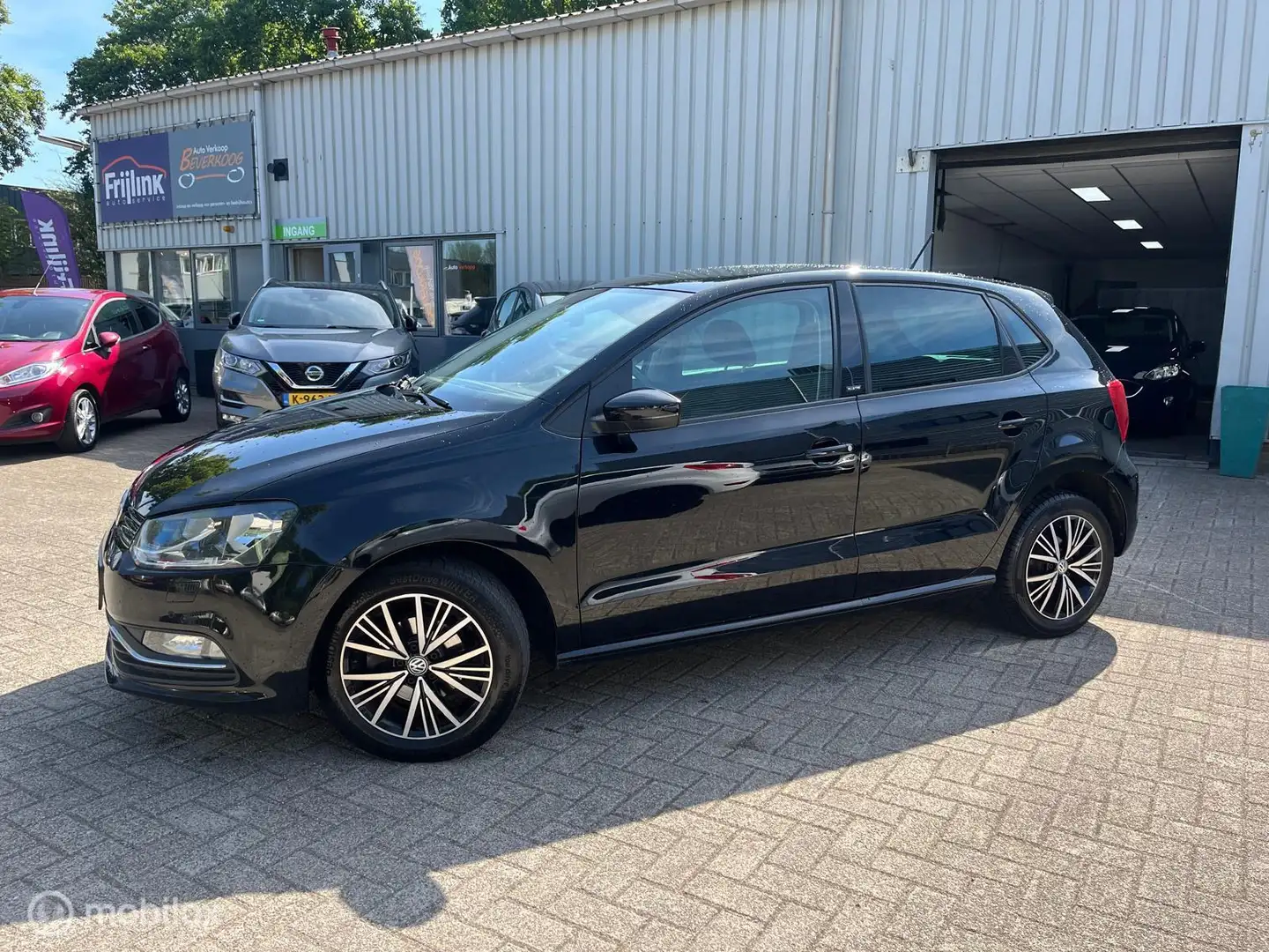 Volkswagen Polo 1.2 TSI ALLSTAR 6/12 M GARANTIE Zwart - 2