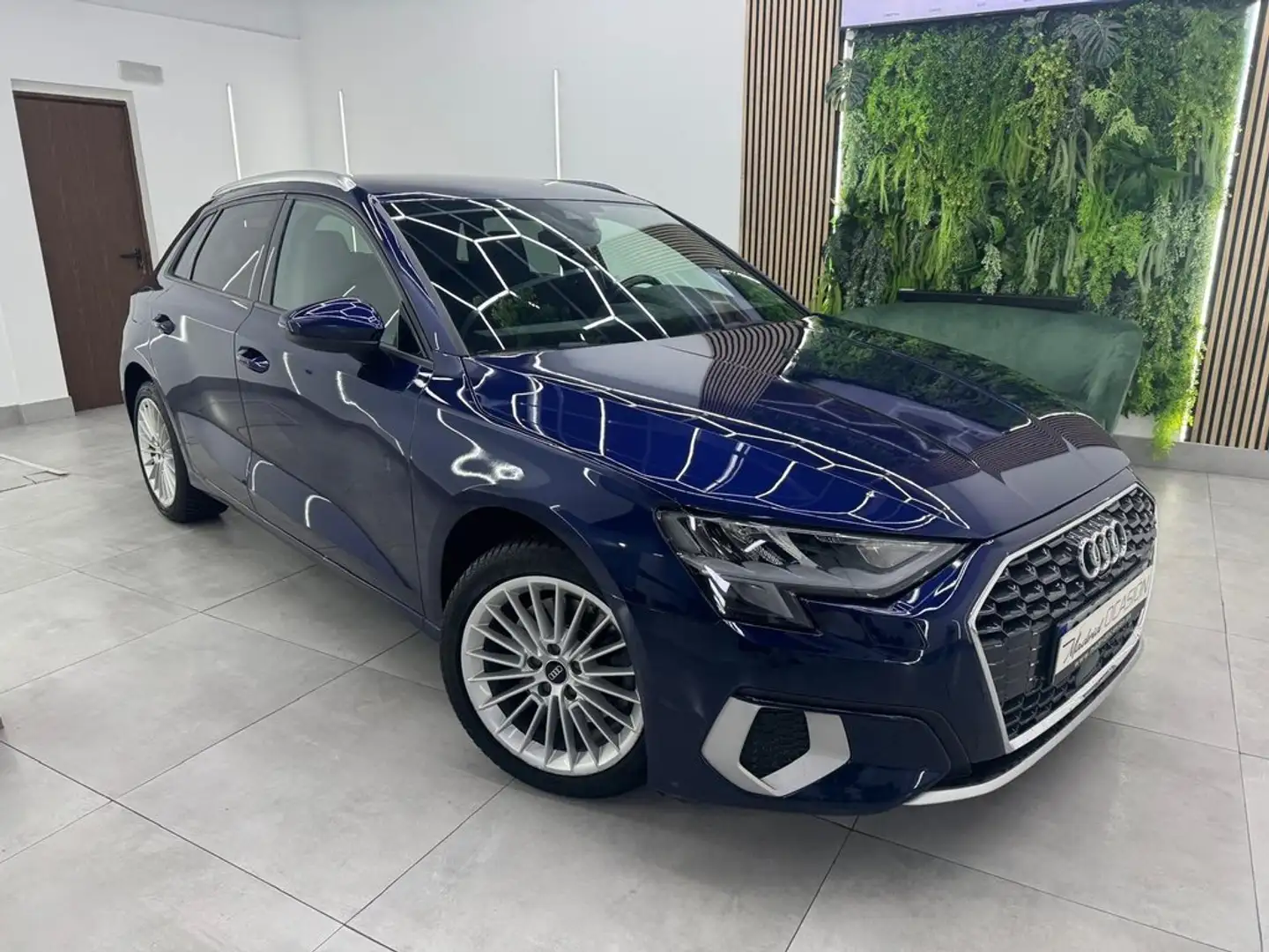 Audi A3 Sportback 35 TDI 110kW (150CV) S tronic Blau - 2