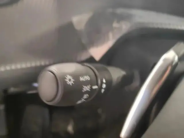 Peugeot 2008 view 13